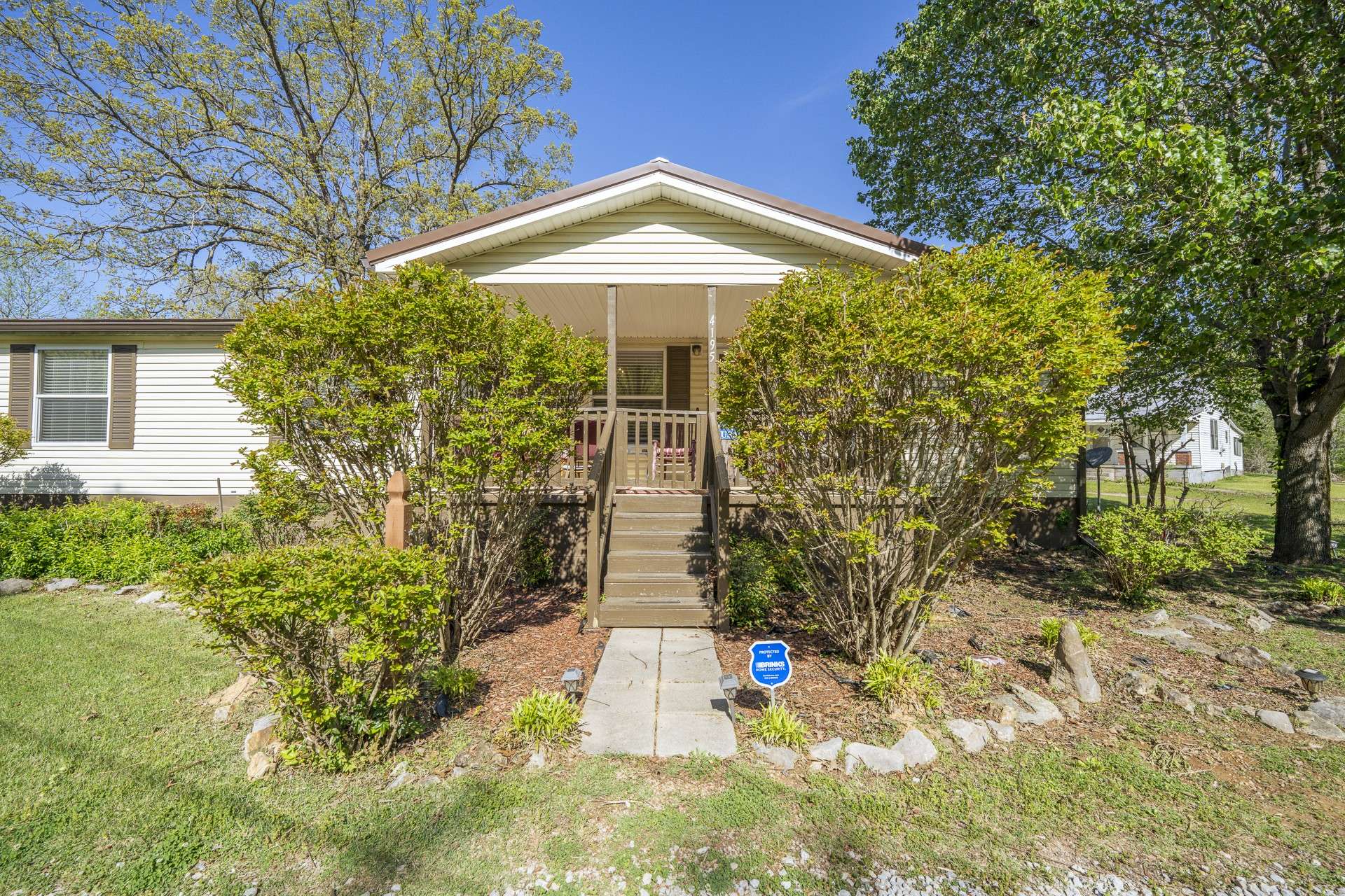 4195 Morrison Creek Rd, Clifton, TN 38425