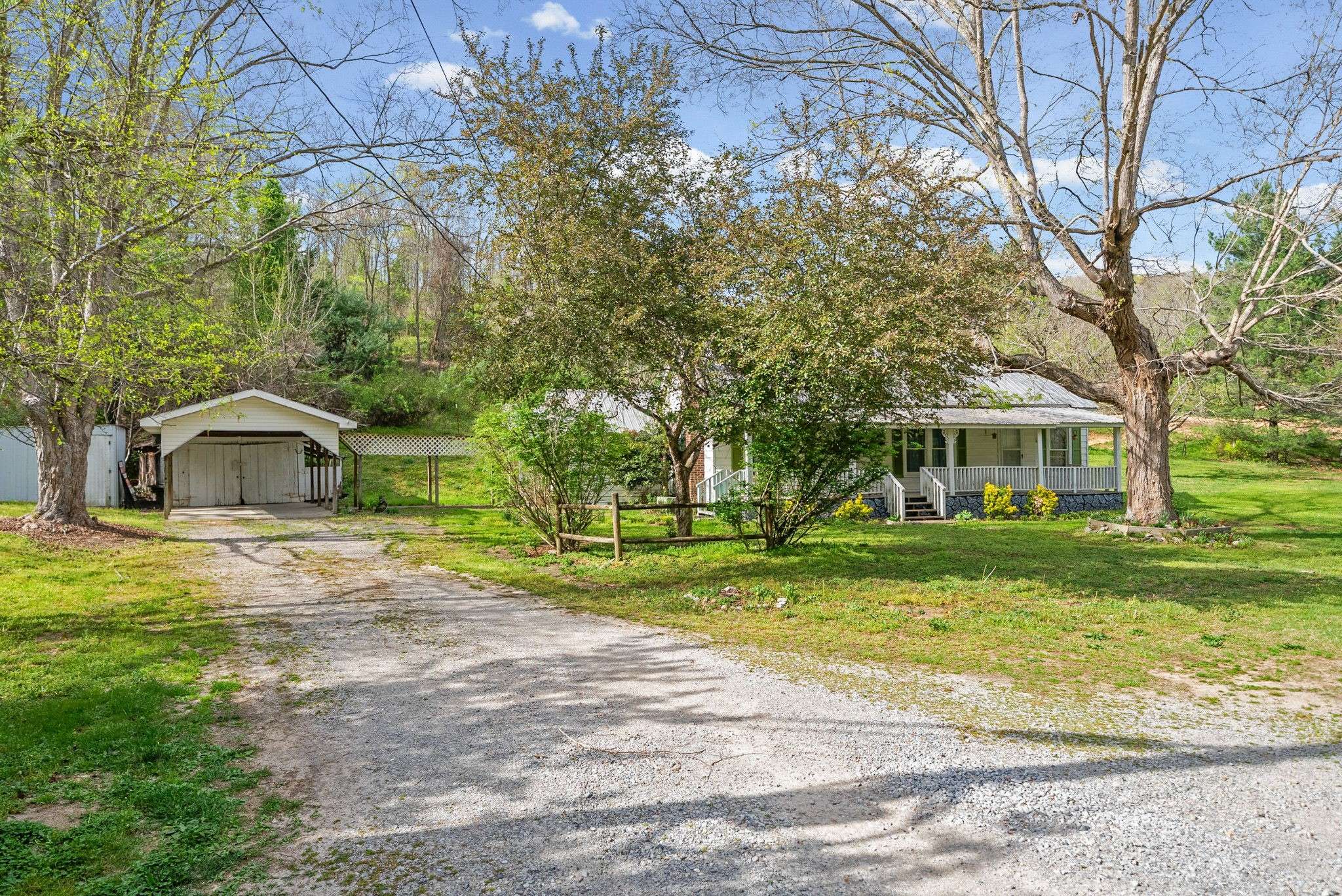 5 Bud Parker Ln, Erin, TN 37061