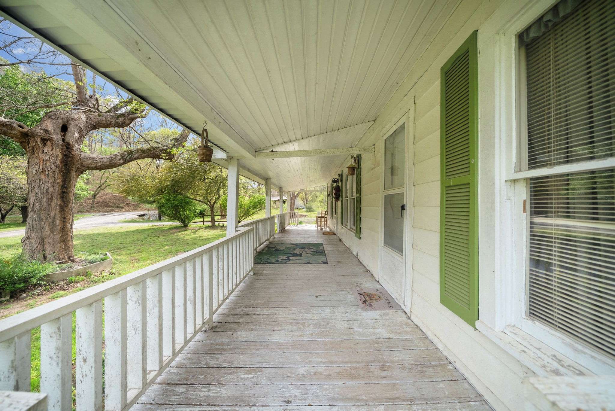 5 Bud Parker Ln, Erin, TN 37061