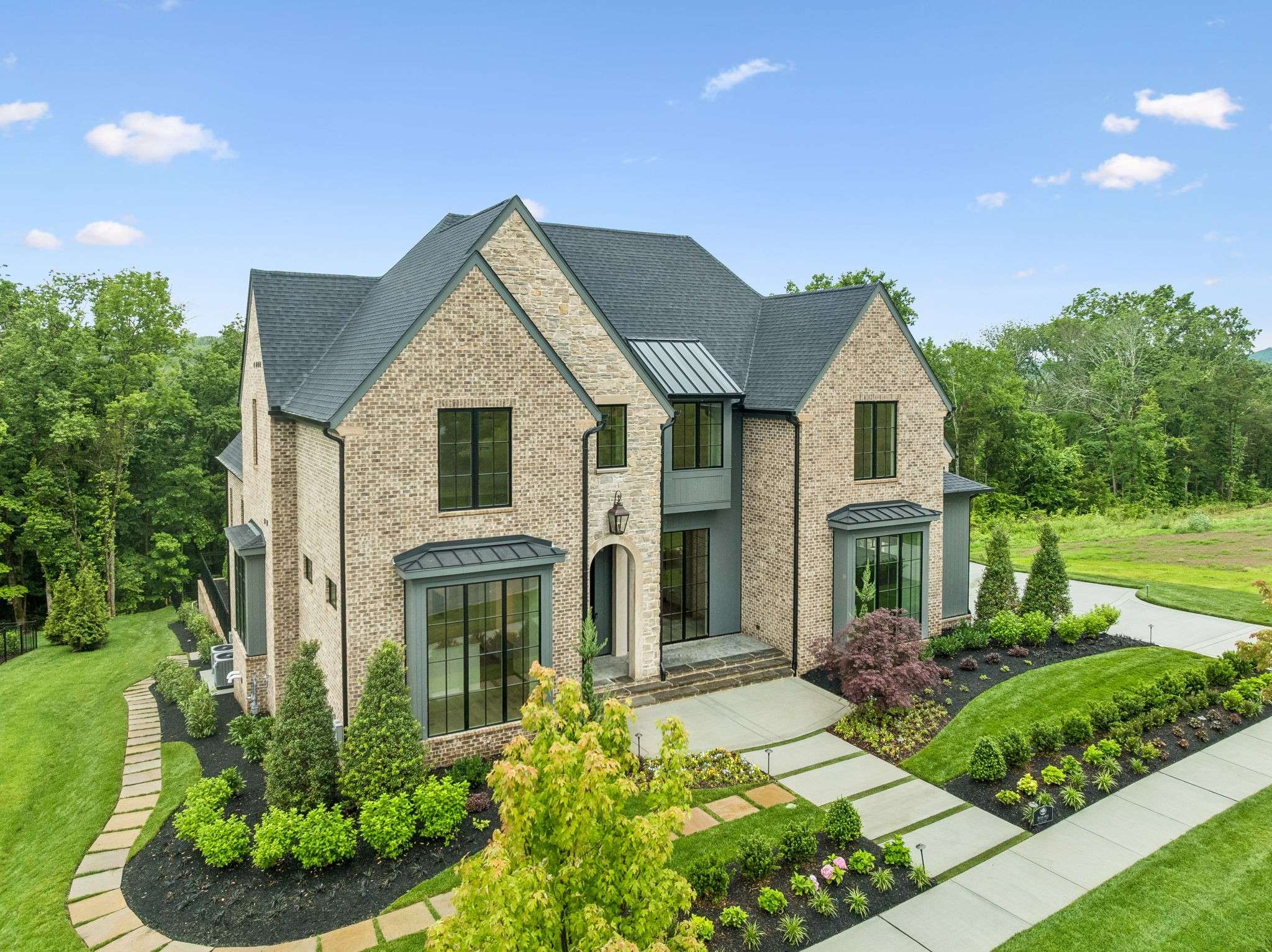 8087 Mountaintop Dr, College Grove, TN 37046