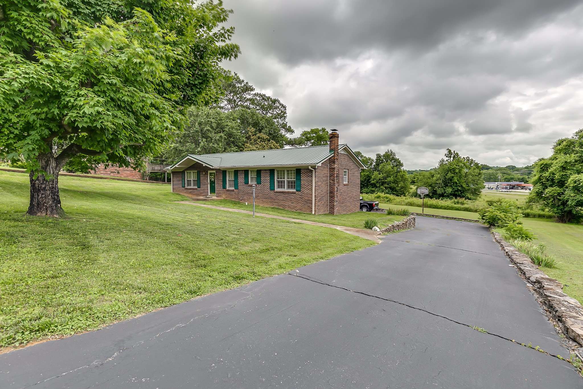 904 Cheairs Cir, Columbia, TN 38401