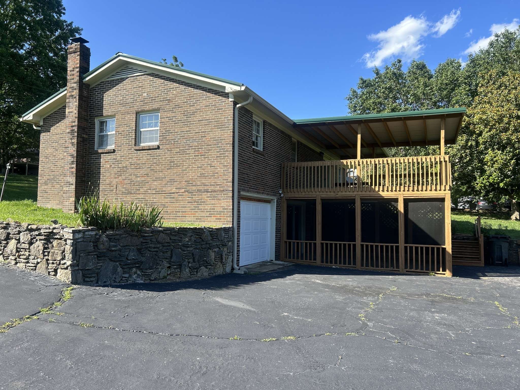 904 Cheairs Cir, Columbia, TN 38401