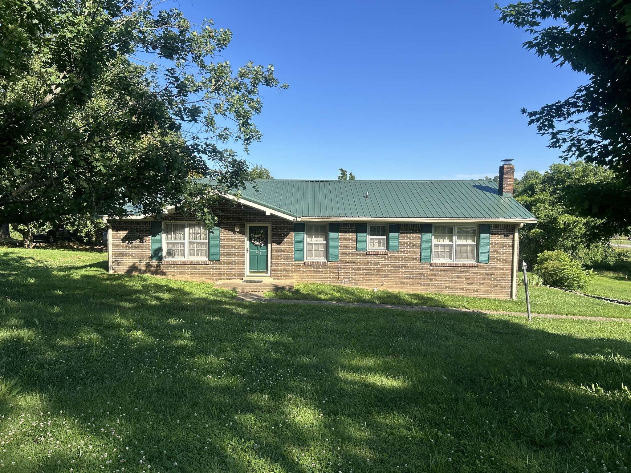 904 Cheairs Cir, Columbia, TN 38401
