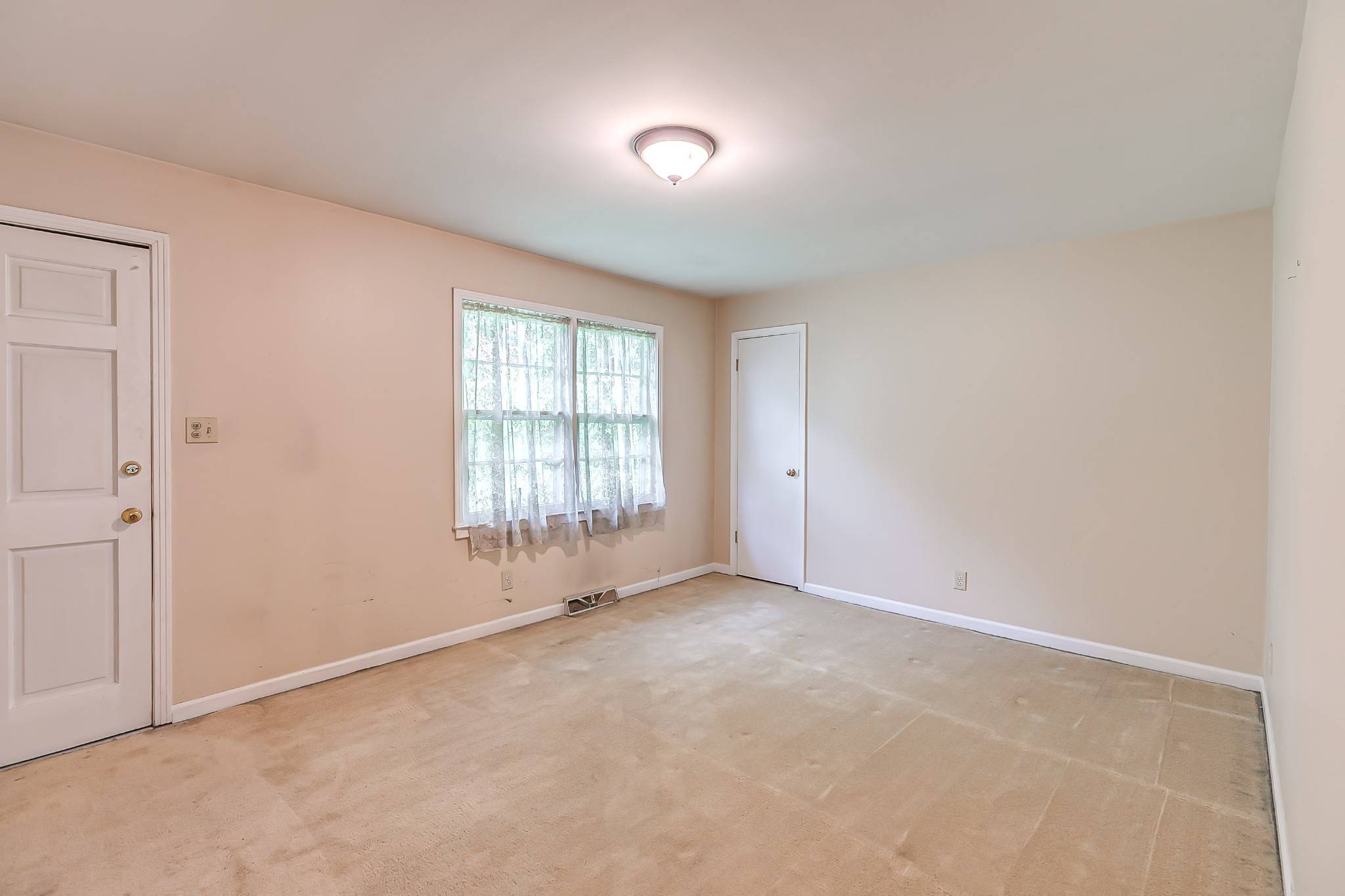 904 Cheairs Cir, Columbia, TN 38401