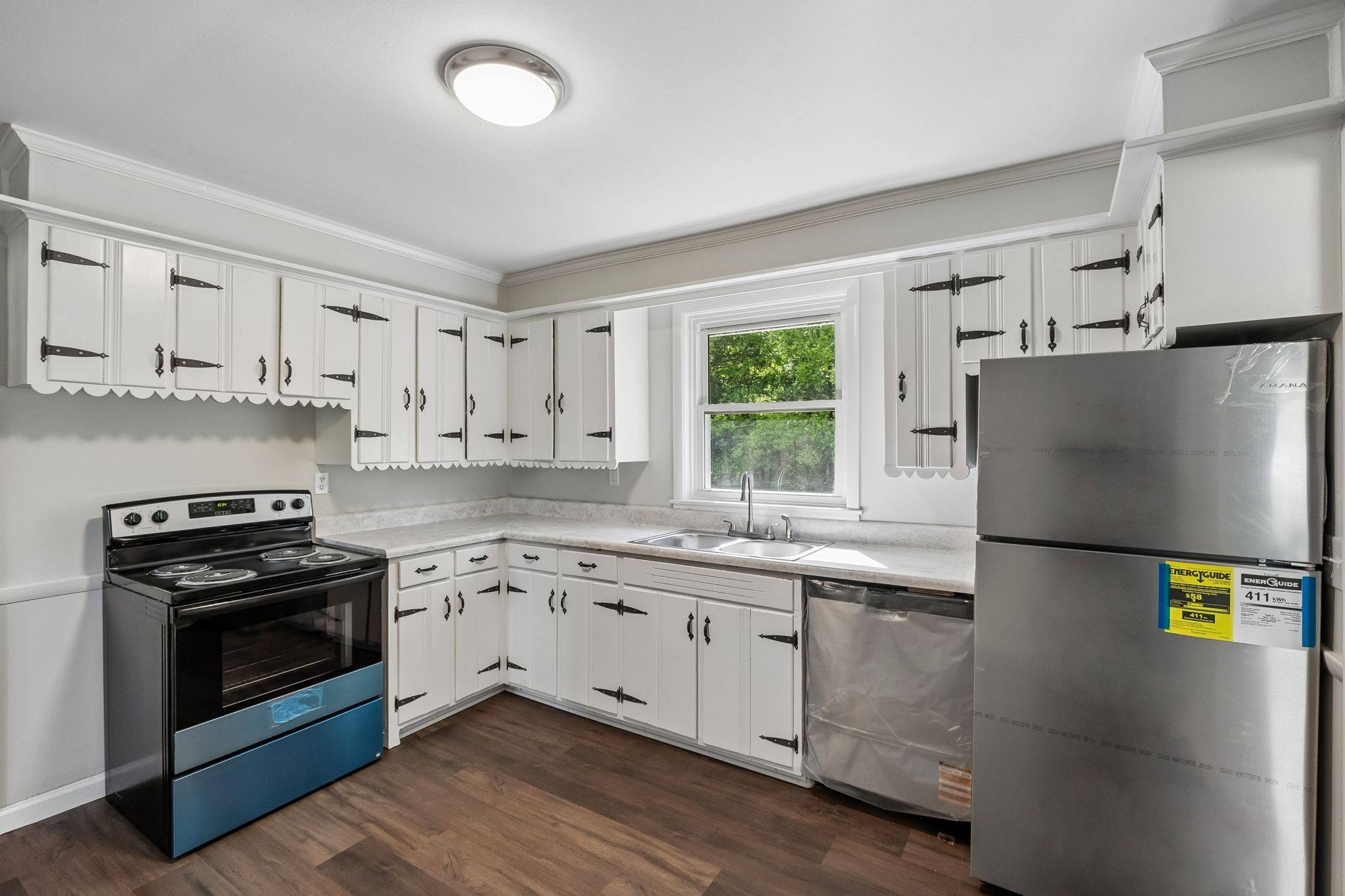 1003 Twin Creek Rd, Charlotte, TN 37036