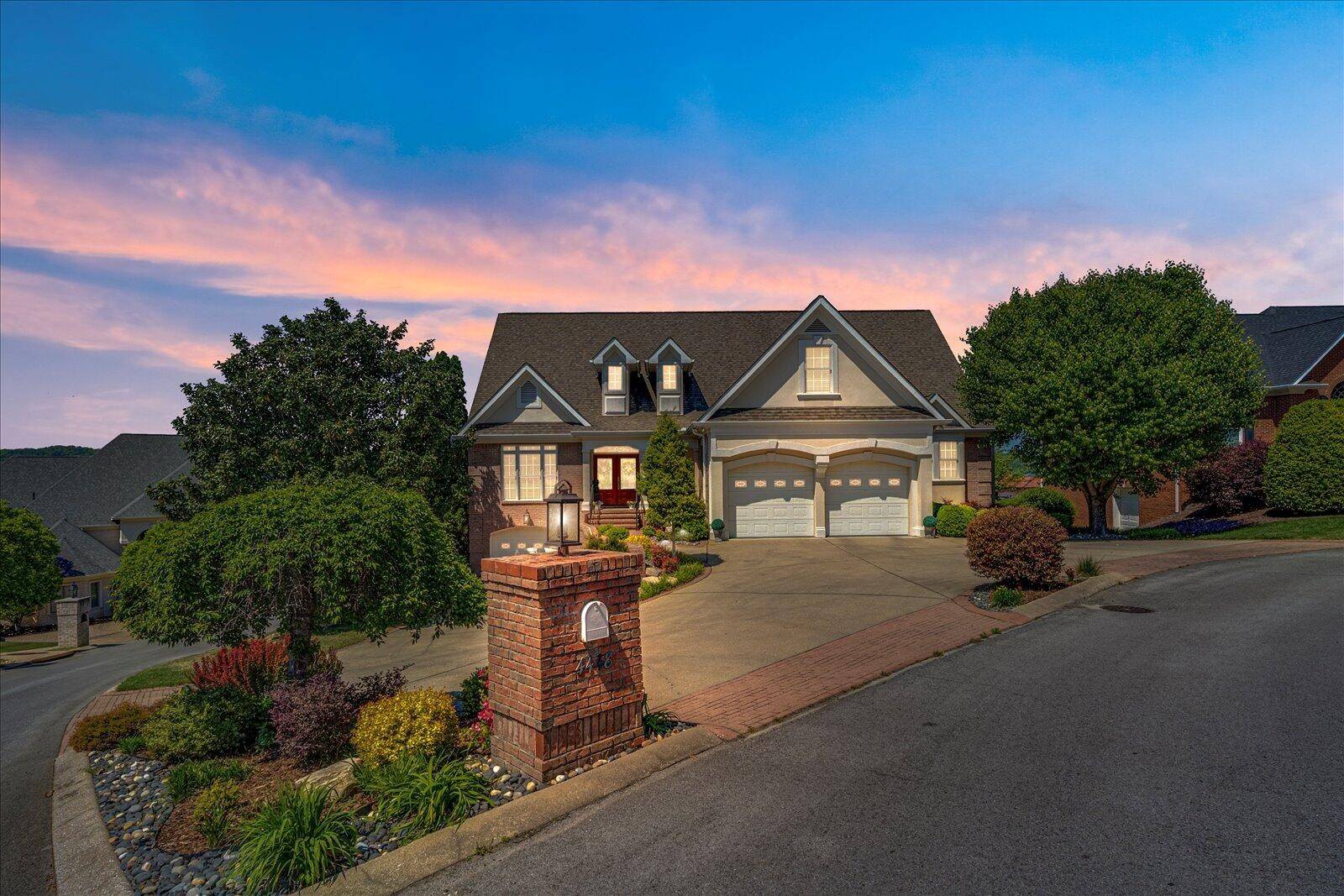 4448 Sailmaker Circle, Chattanooga, TN 37416