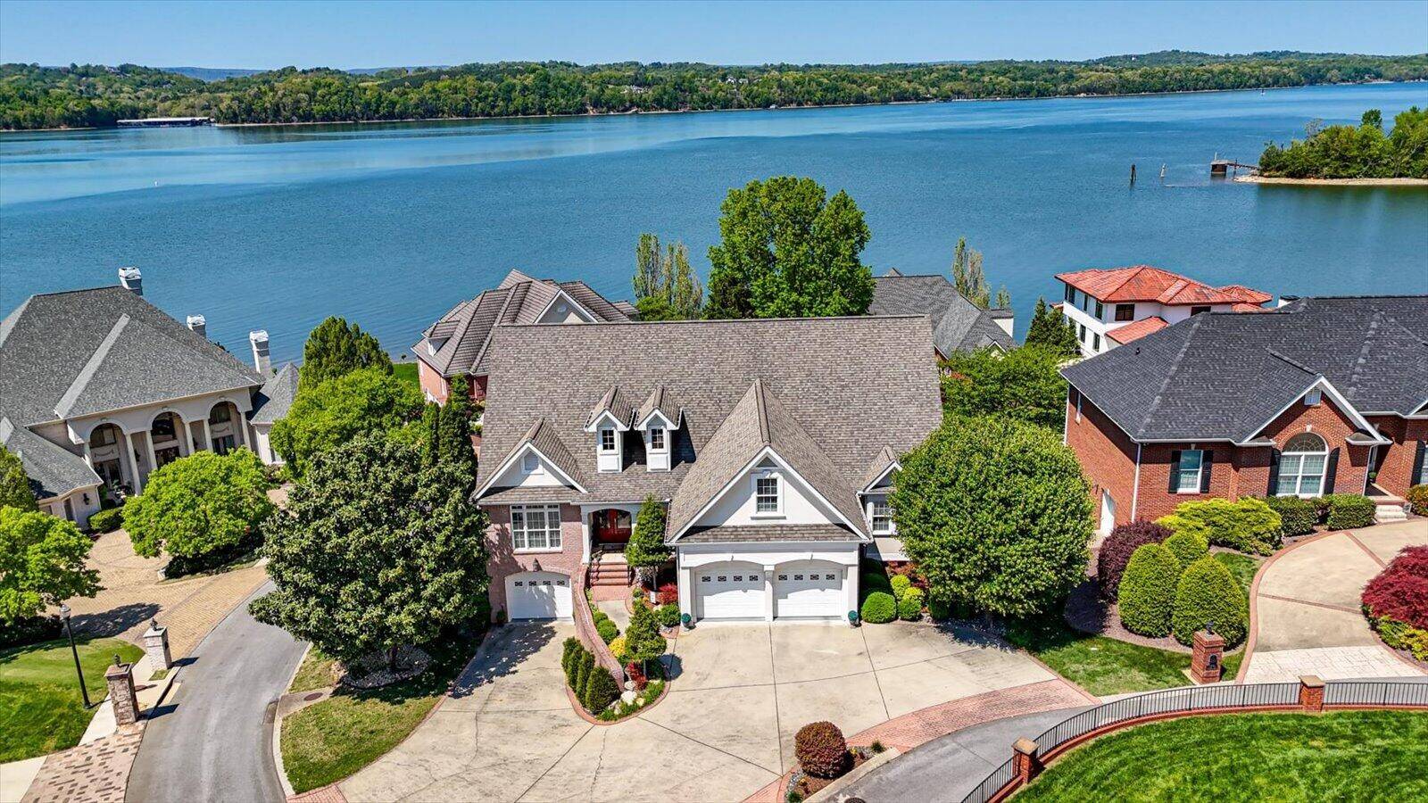 4448 Sailmaker Circle, Chattanooga, TN 37416