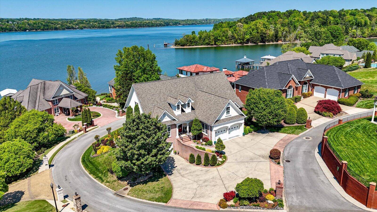 4448 Sailmaker Circle, Chattanooga, TN 37416
