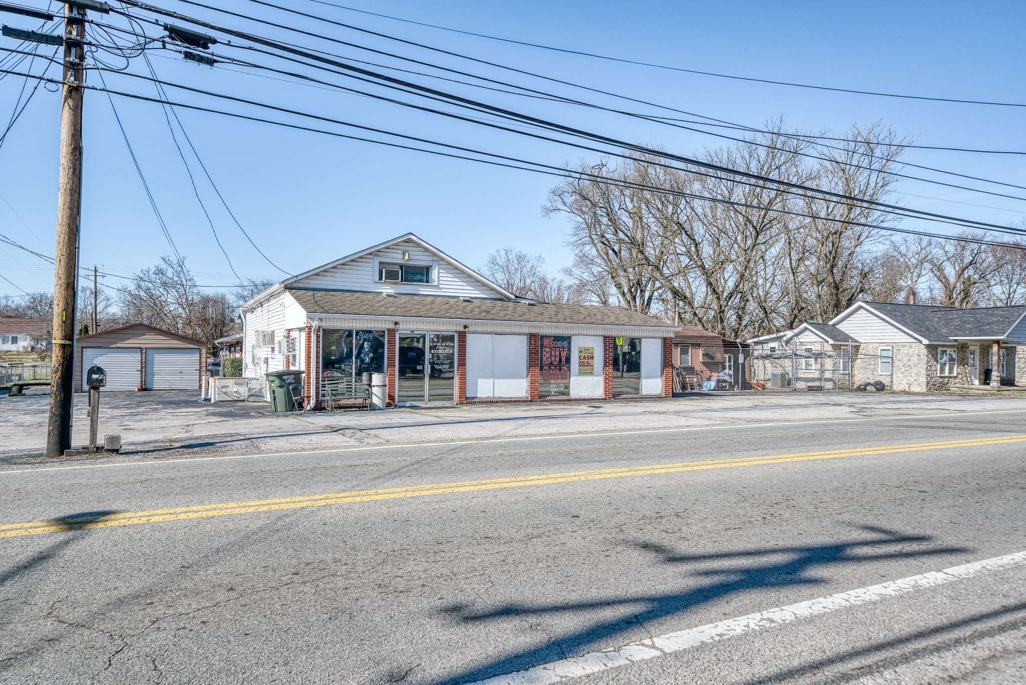 249 N Spring St, Sparta, TN 38583