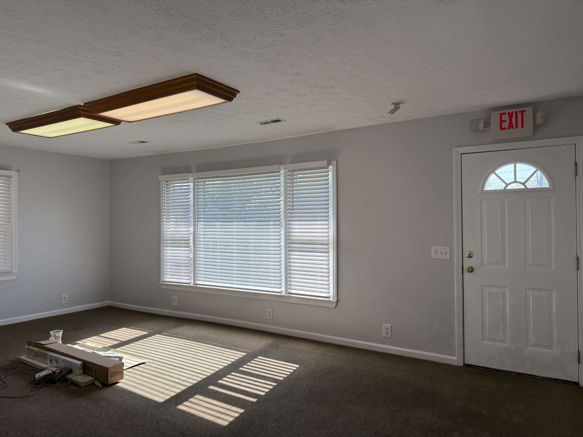 816 S Broadway St, Portland, TN 37148