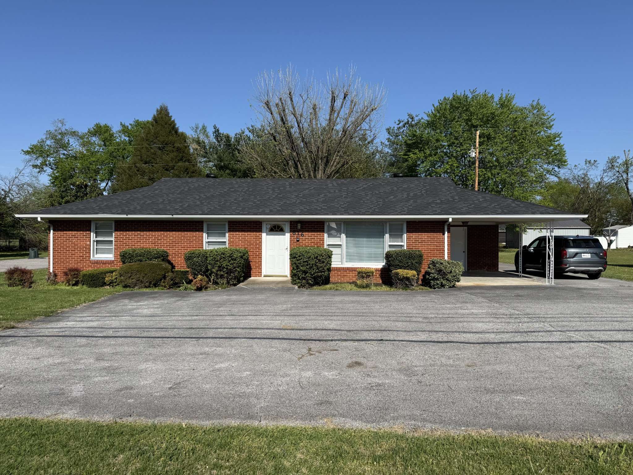 816 S Broadway St, Portland, TN 37148