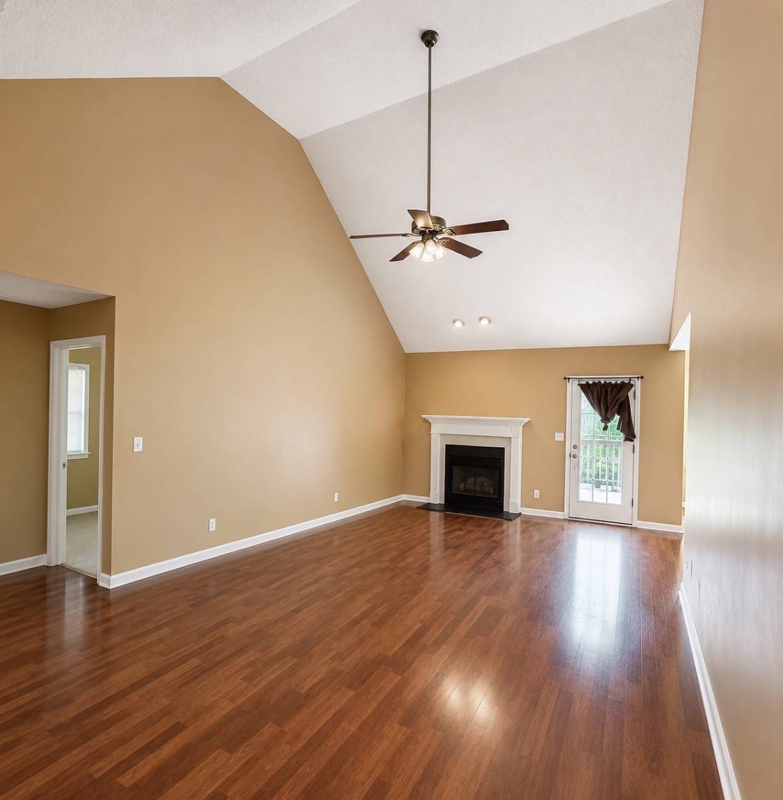 1927 Needmore Rd, Clarksville, TN 37042