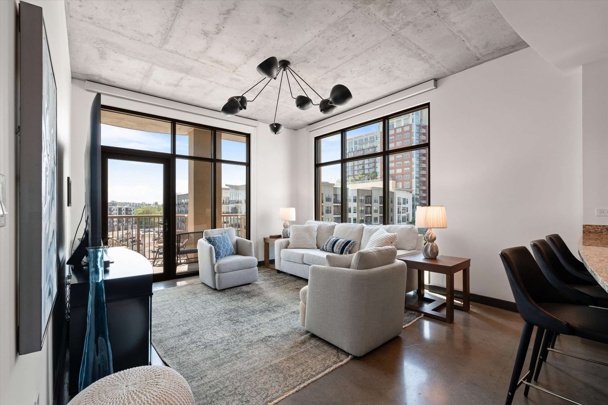 1510 Demonbreun St #711, Nashville, TN 37203