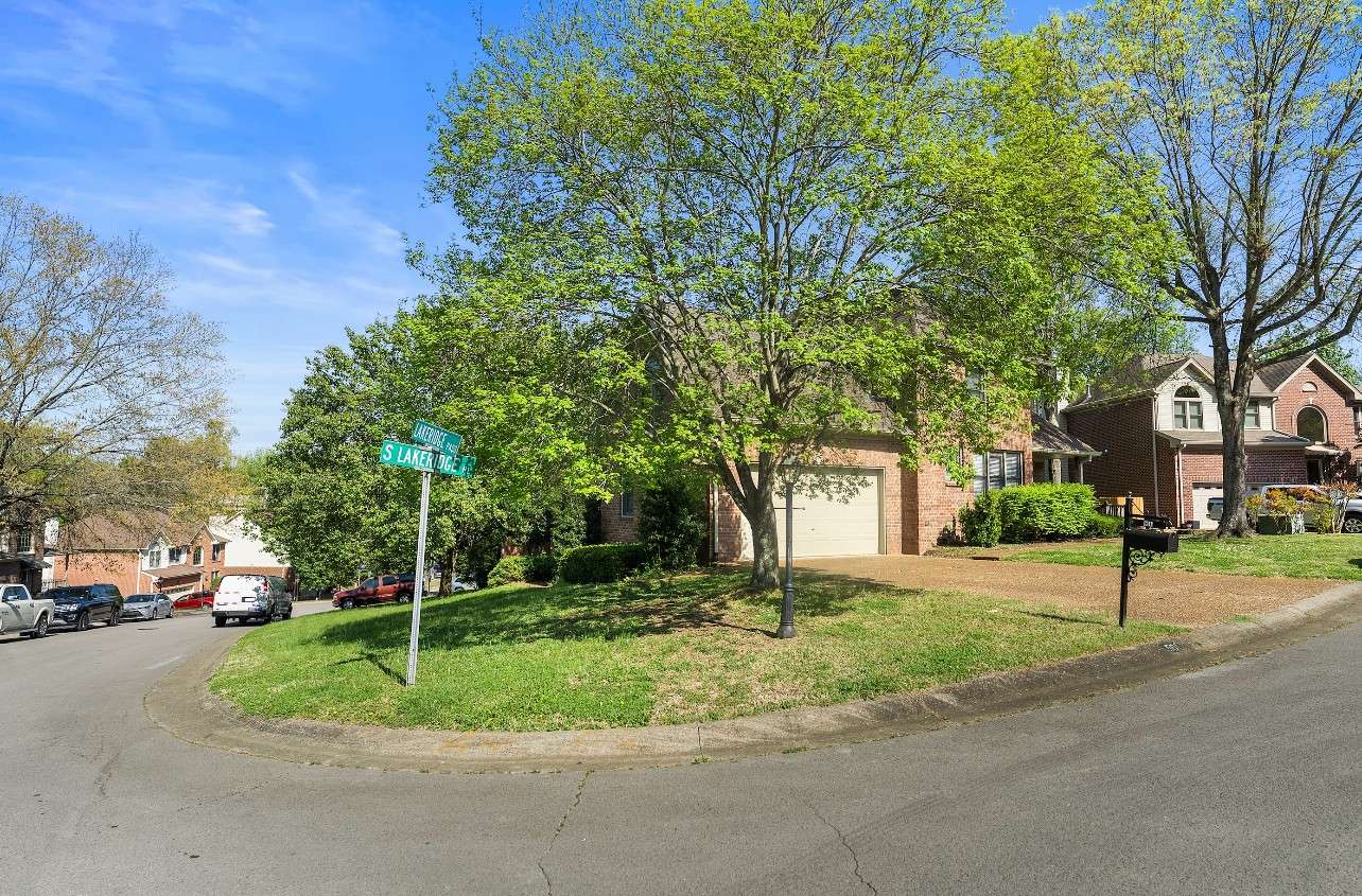 501 S Lakeridge Pl, Nashville, TN 37214