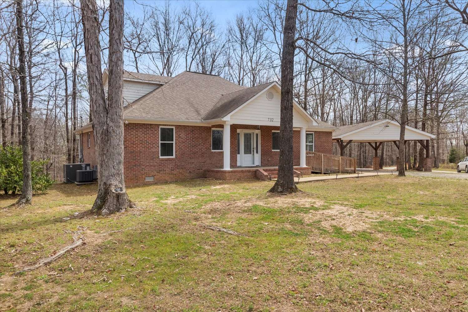 732 Tiger Bennett Rd, Hampshire, TN 38461