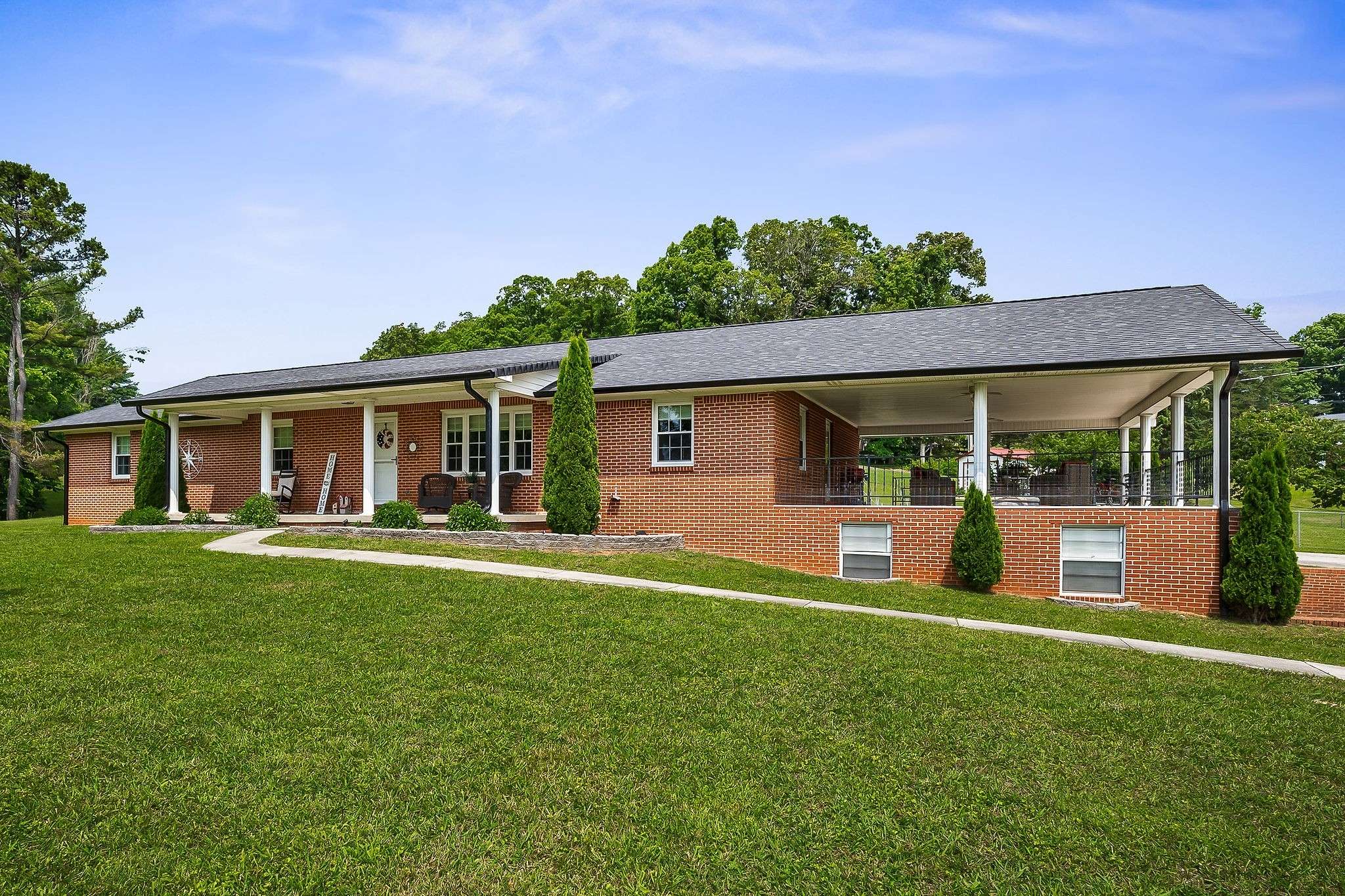 1069 McGregor Ln, Cookeville, TN 38501