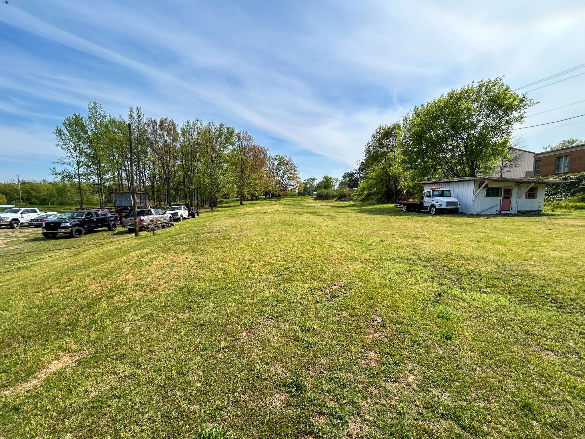 30996 Broad St, Bruceton, TN 38317
