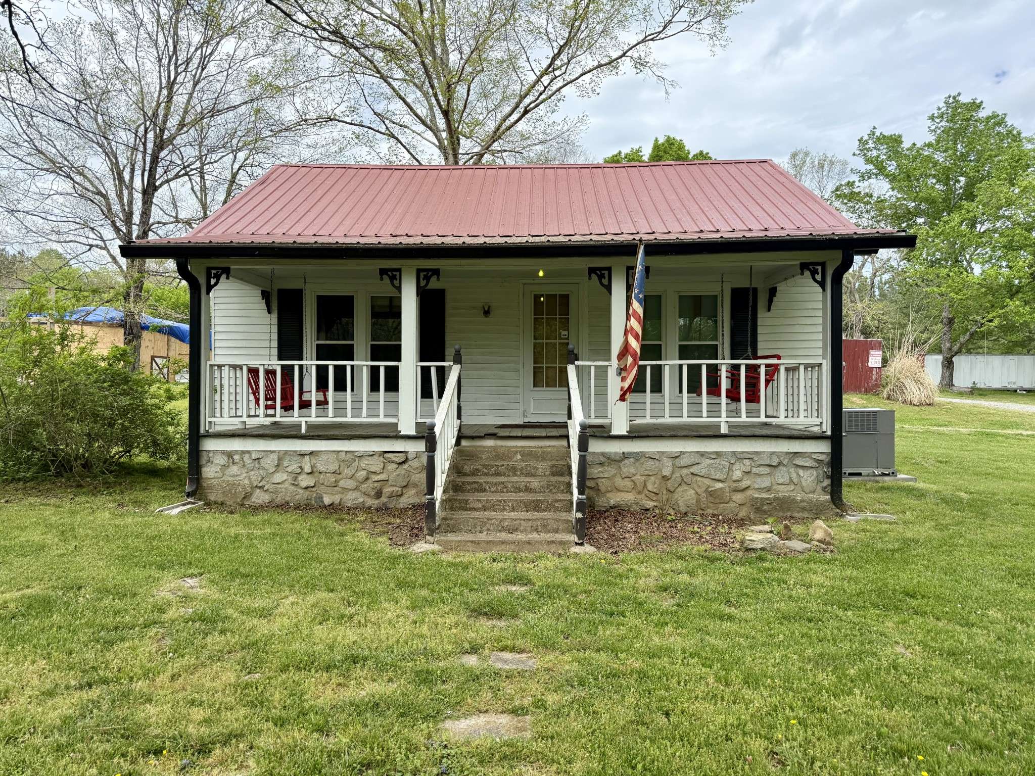 2114 Edgewood Rd, Dickson, TN 37055