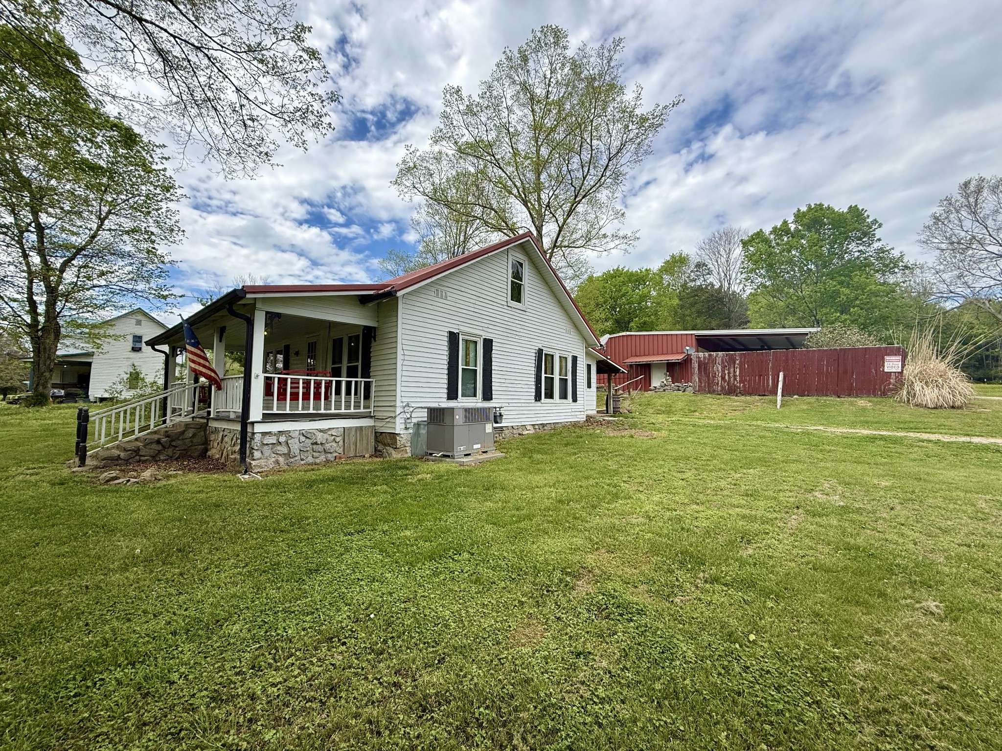 2114 Edgewood Rd, Dickson, TN 37055