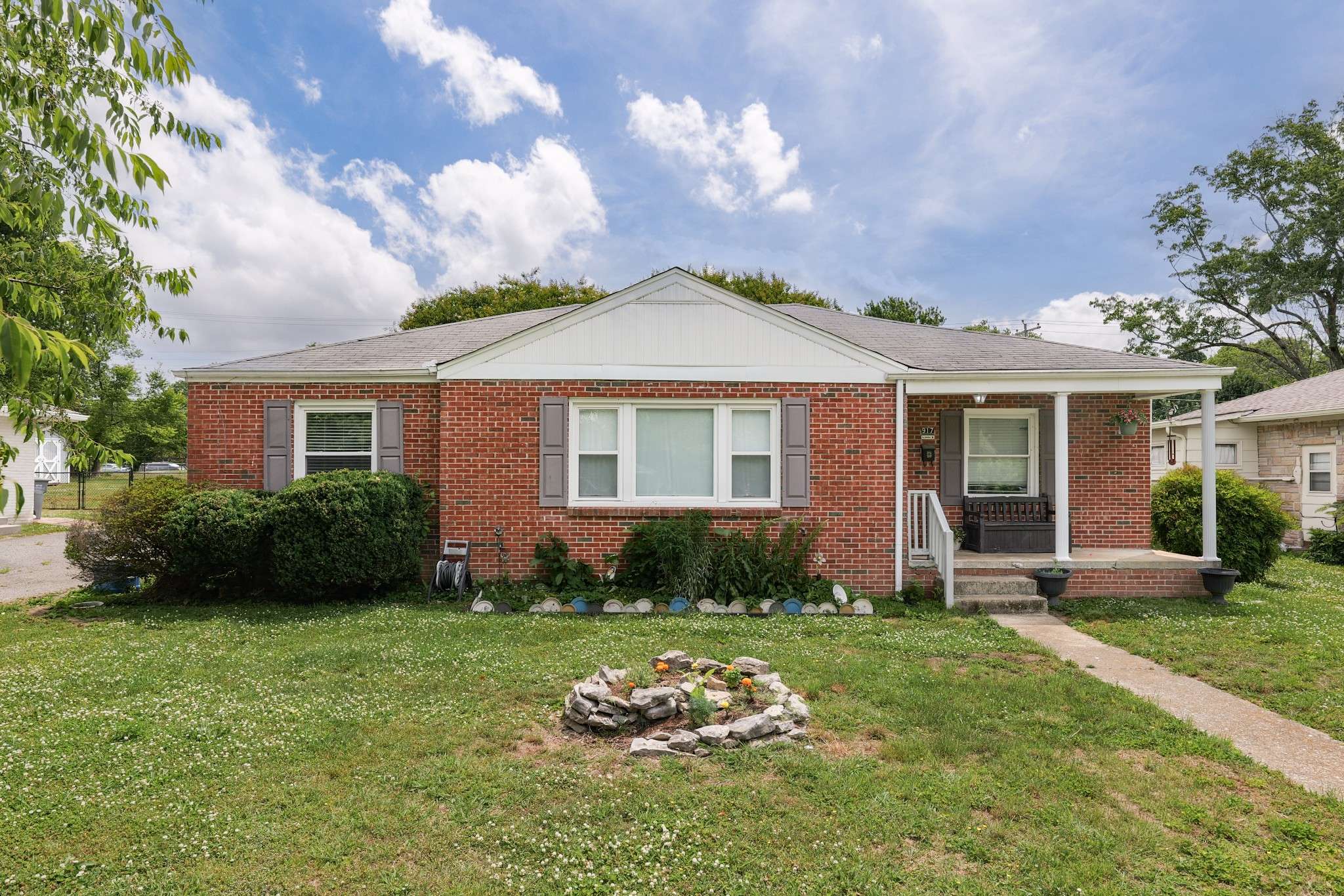 917 3rd Ave, Fayetteville, TN 37334