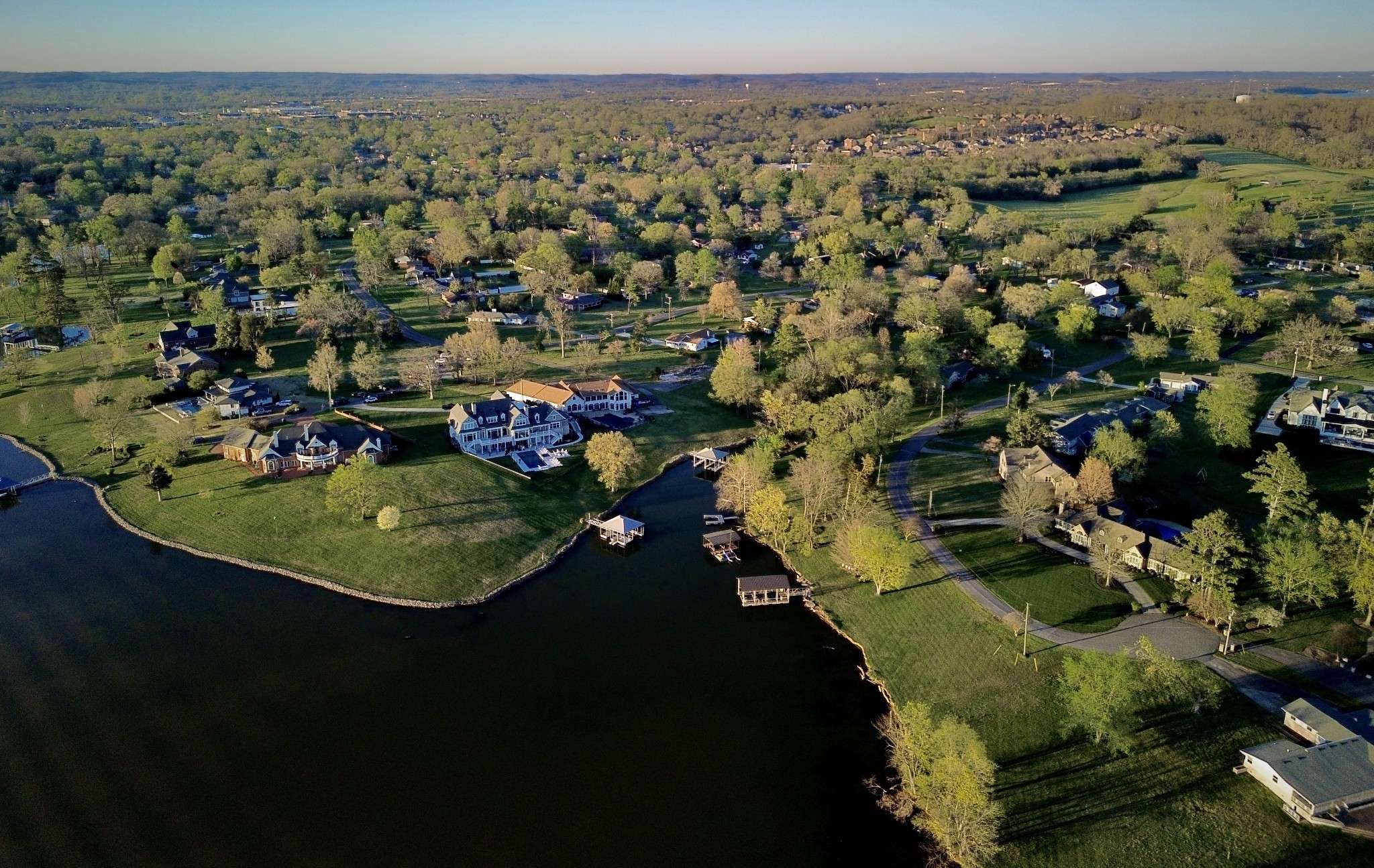 216 Cherokee Rd, Hendersonville, TN 37075