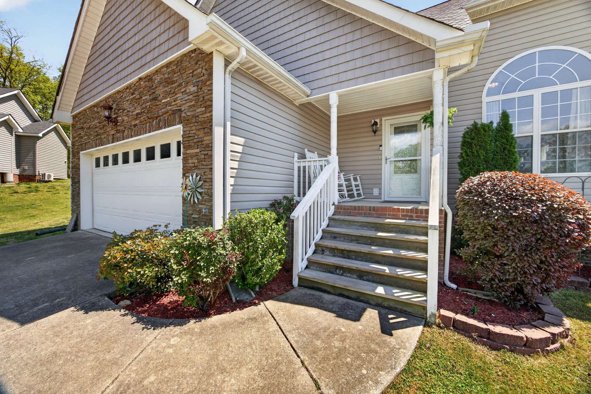 9680 Slippery Elm Ln, Soddy Daisy, TN 37379