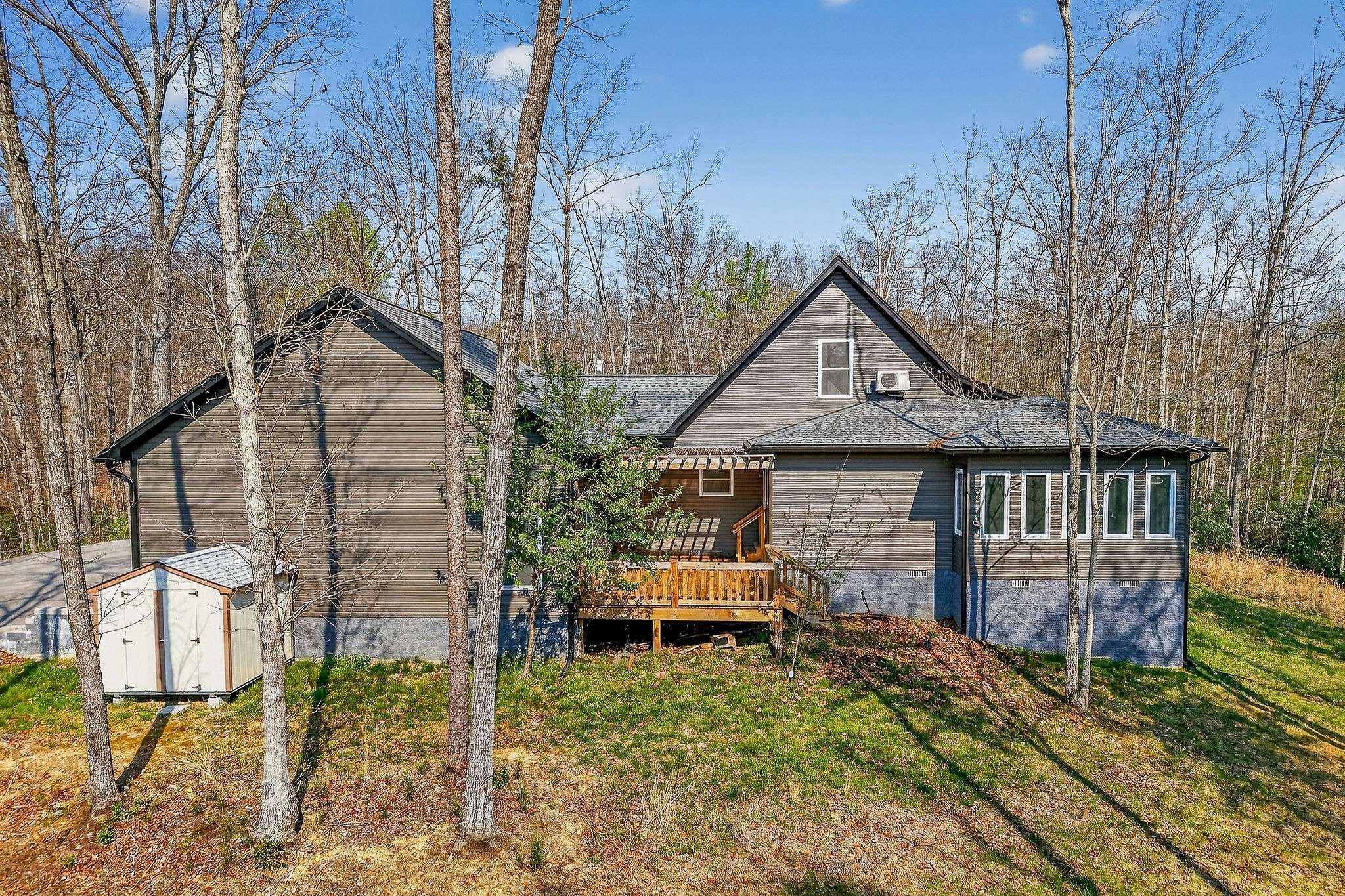31 Reeves Pl, Monterey, TN 38574