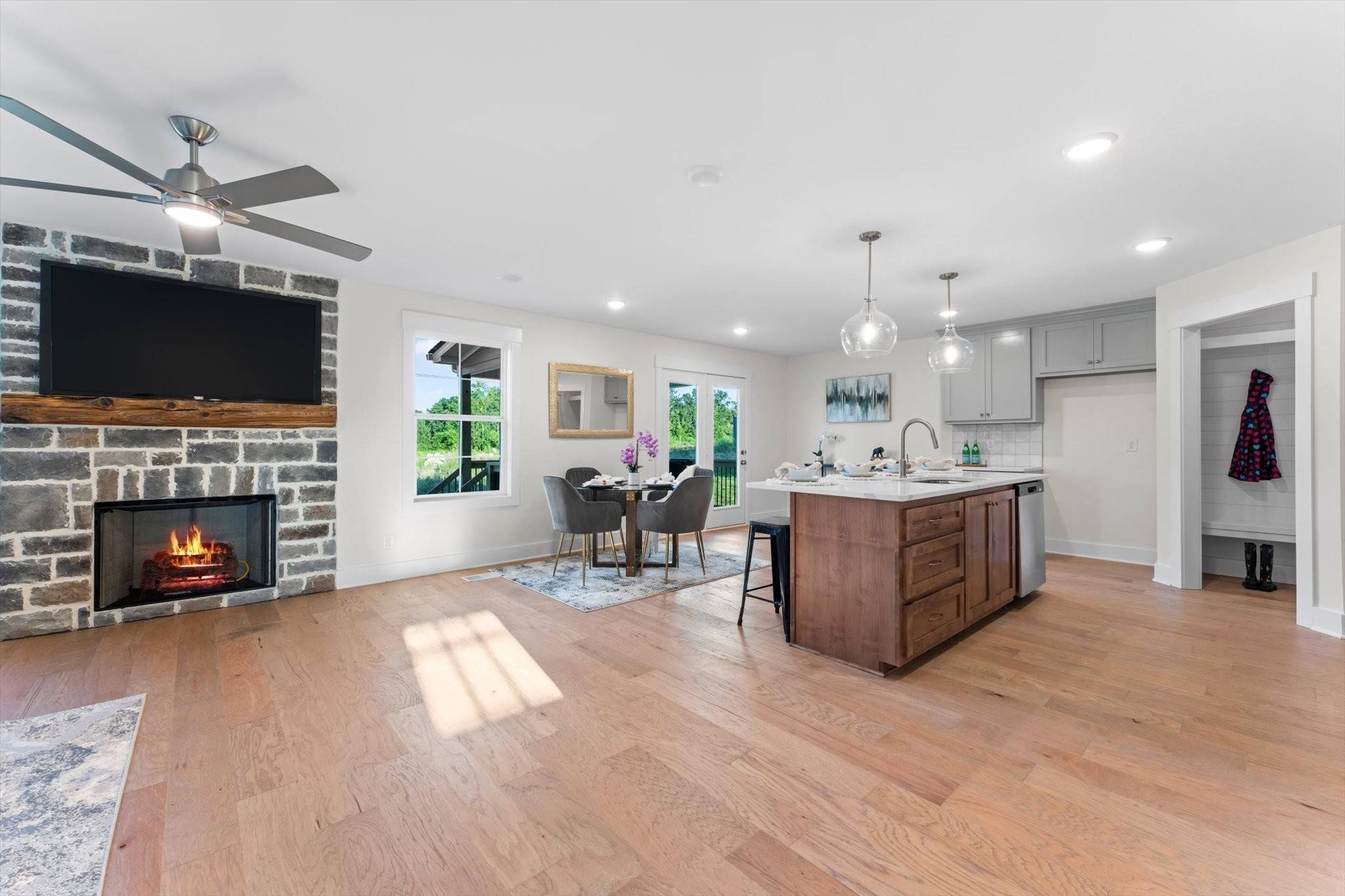 973 Bankside Dr, Clarksville, TN 37043