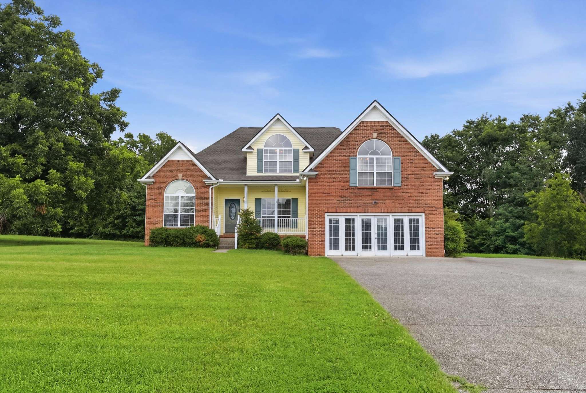 813 Shun Pike, Cottontown, TN 37048