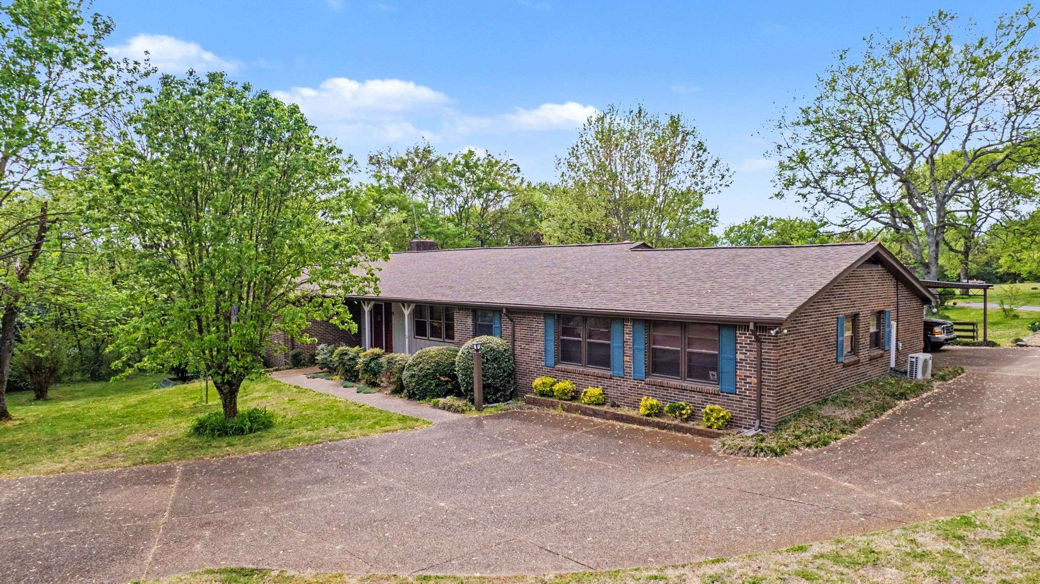 2413 Fly Rd, Nolensville, TN 37135