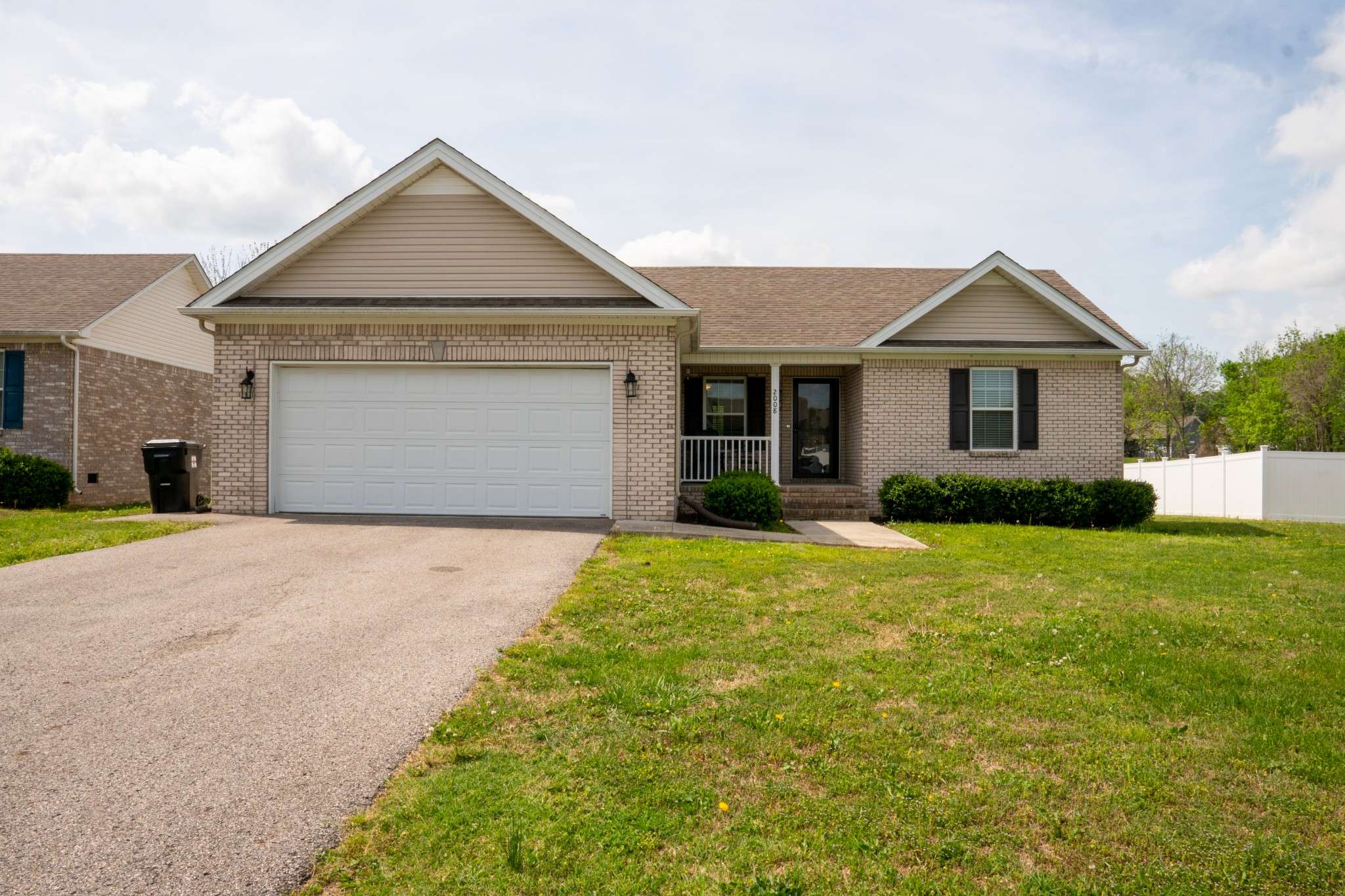 2008 Eisley Ln, Columbia, TN 38401