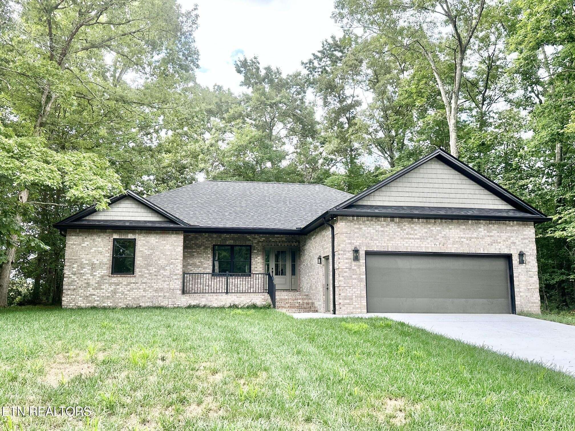 614 Apoka Lane, Crossville, TN 38572