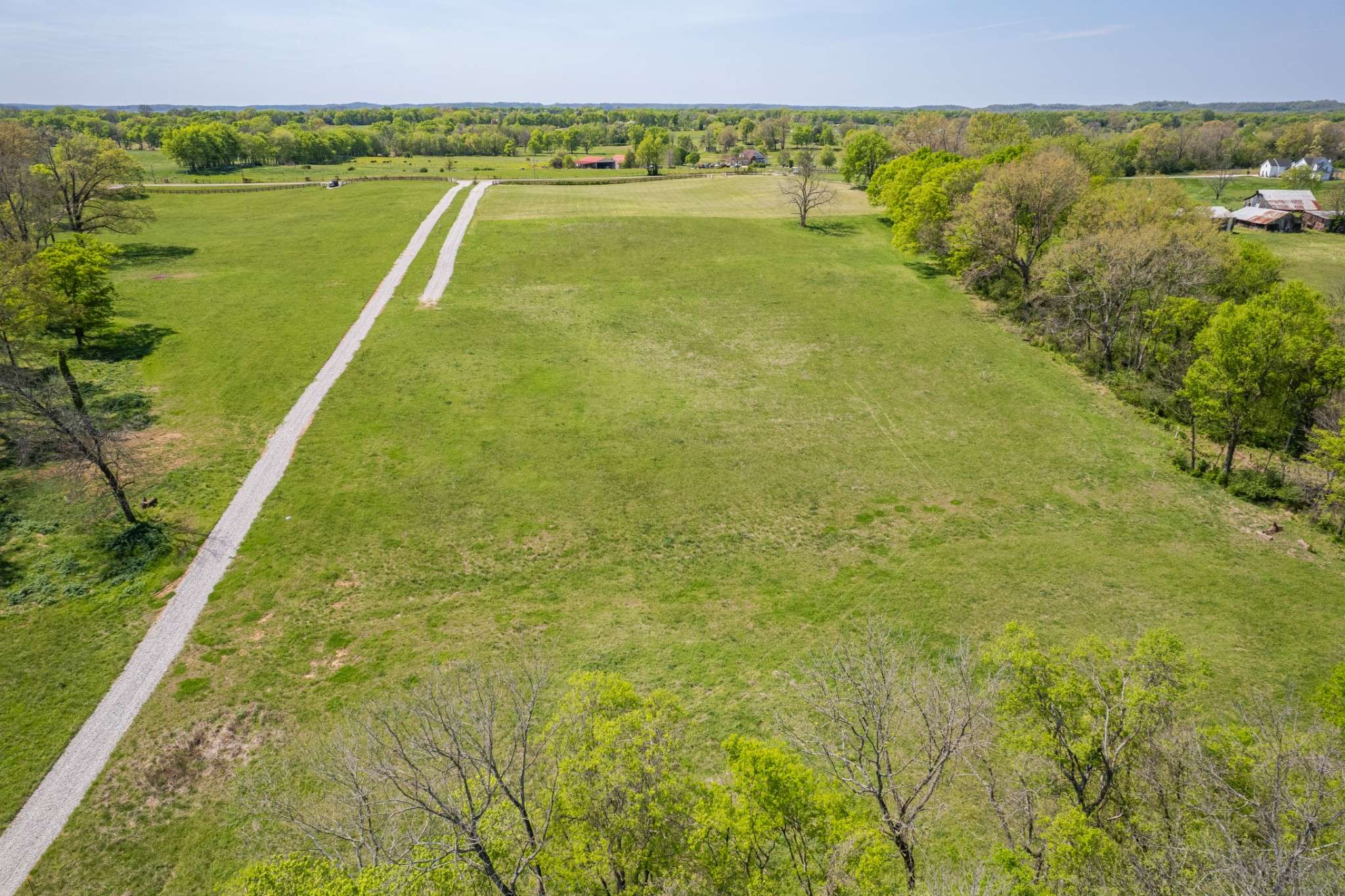 2 Old Zion Rd, Columbia, TN 38401