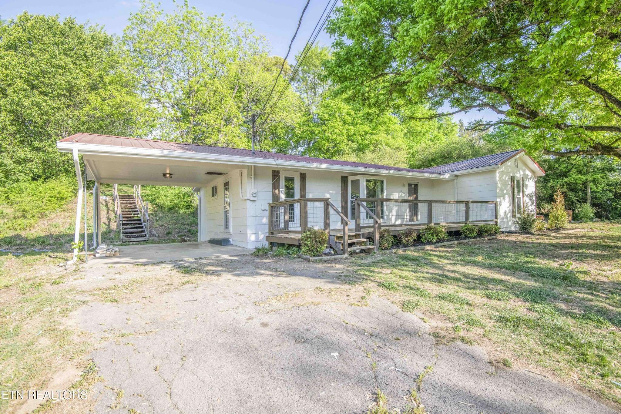 406 McConkey St, Madisonville, TN 37354
