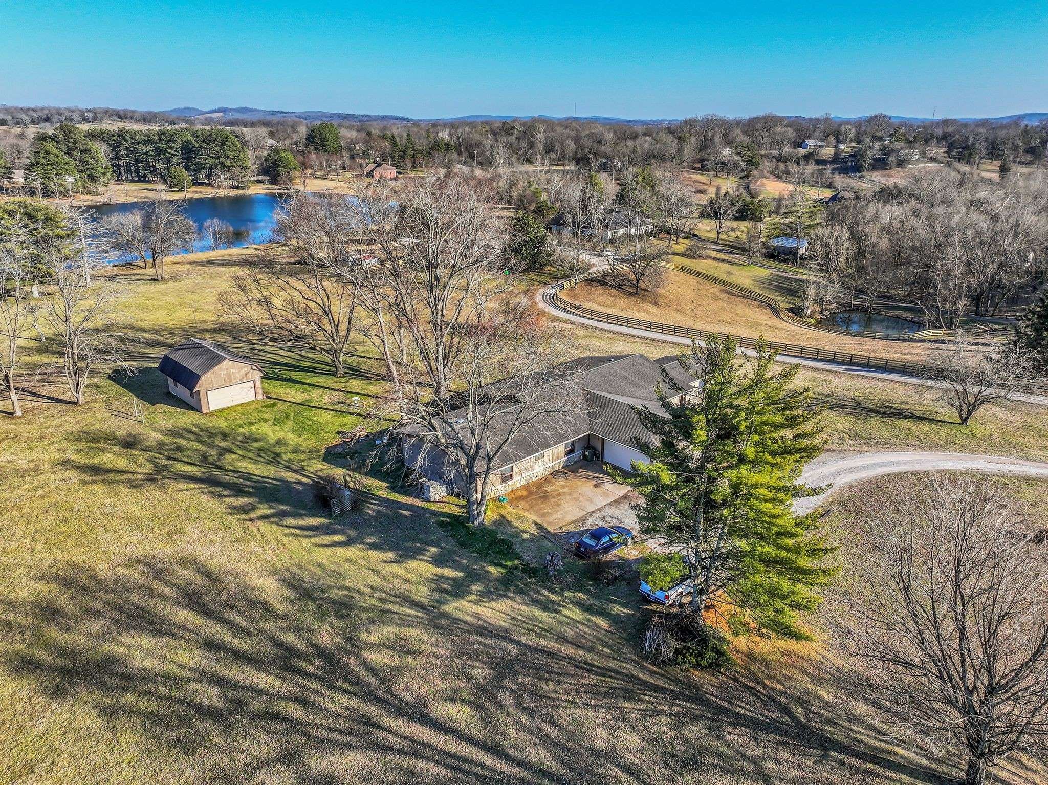 1020 Bunker Hill Dr, Arrington, TN 37014