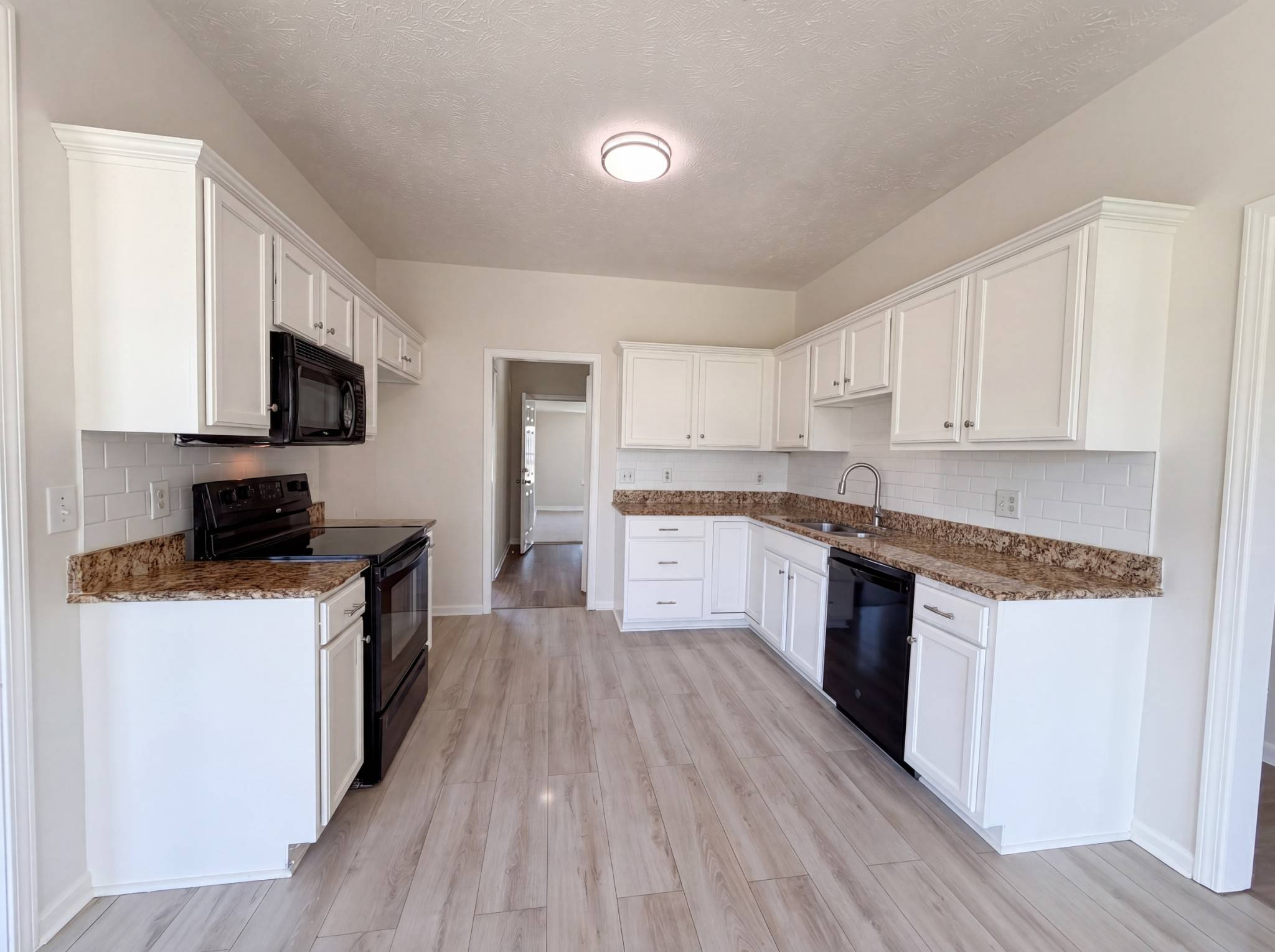 425 Long Creek Dr, Christiana, TN 37037