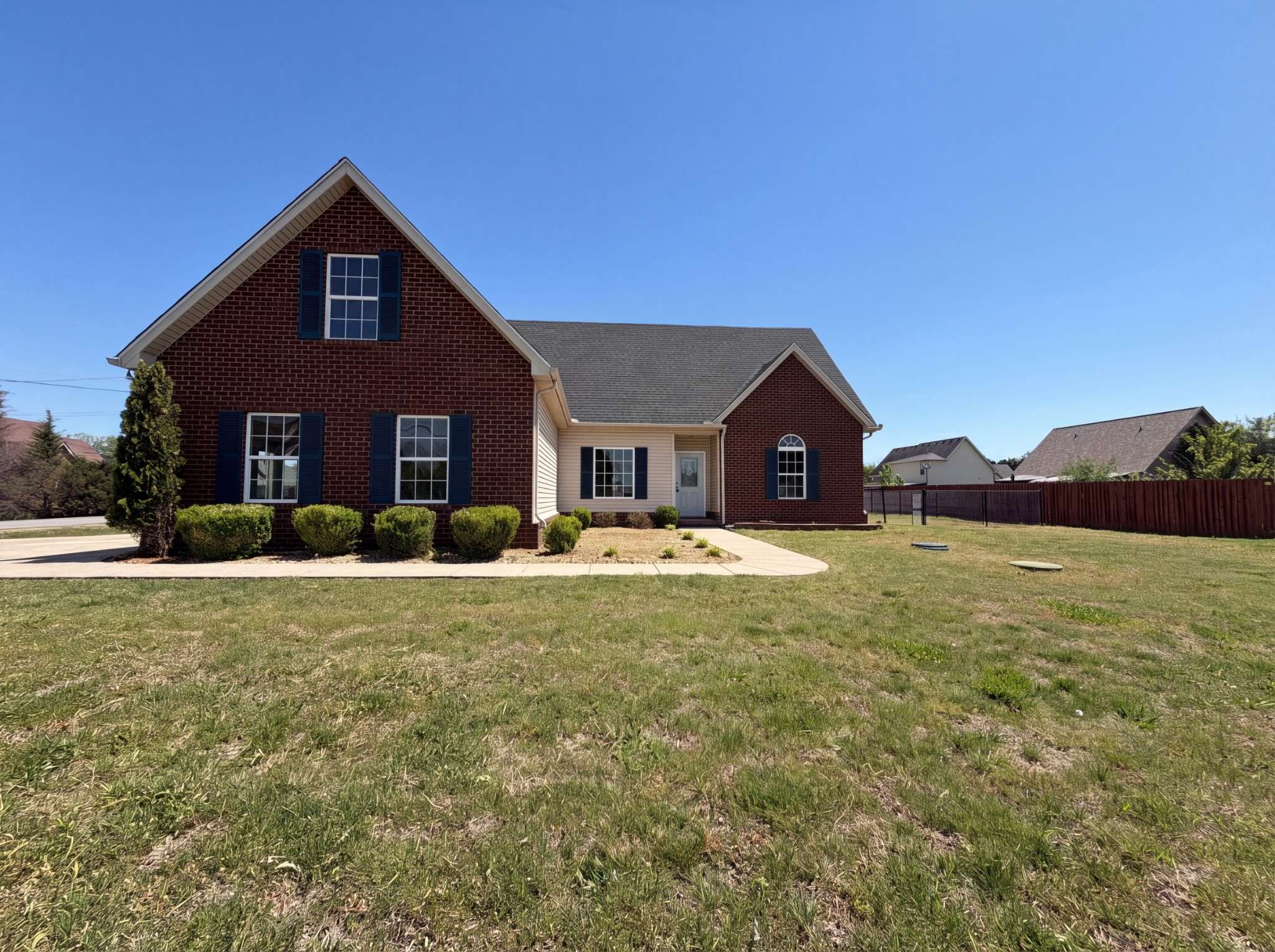 425 Long Creek Dr, Christiana, TN 37037