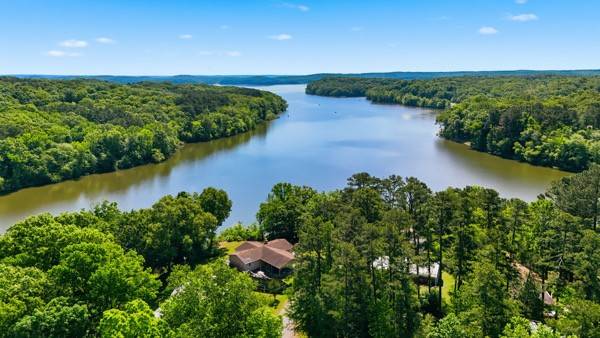 259 Joy Dr, Springville, TN 38256