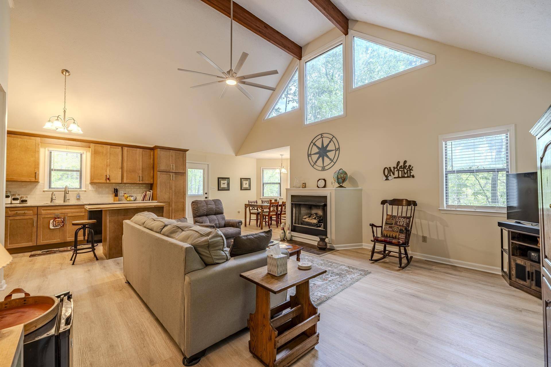 325 MURRAY LN, Counce, TN 38326