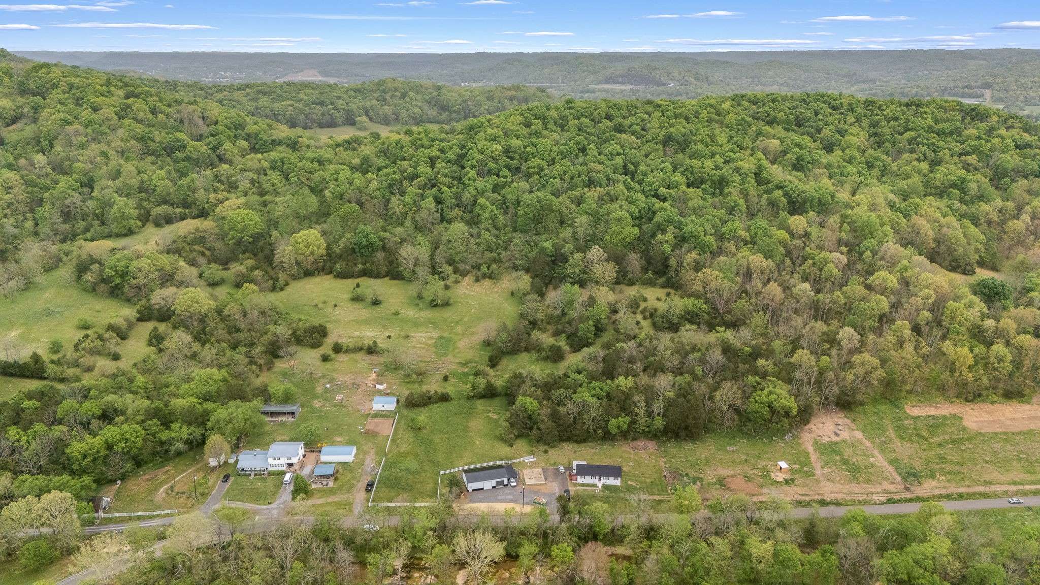 1036 Locke Creek Rd, Readyville, TN 37149