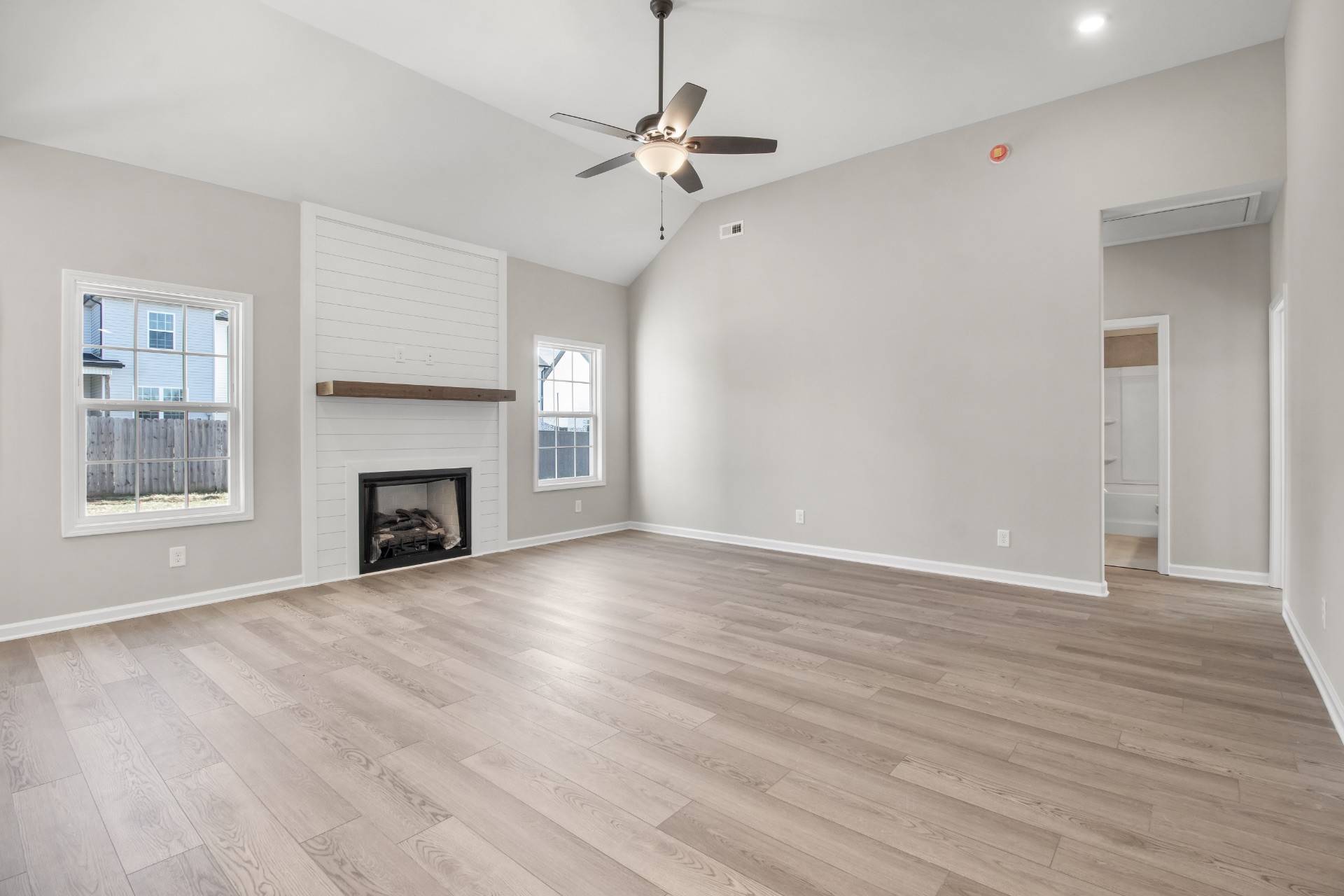 1130 Mary Lu Dr, Clarksville, TN 37042