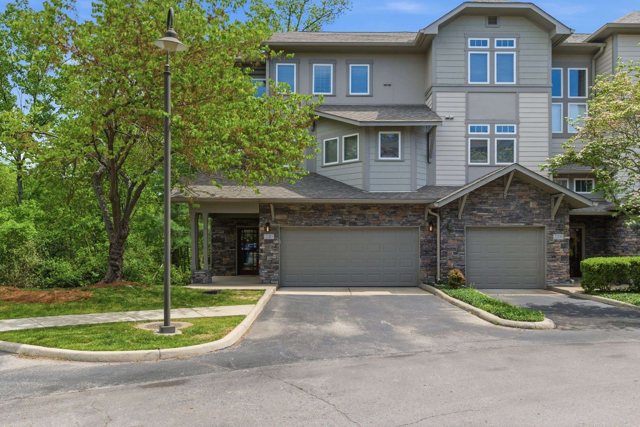 320 Old Hickory Blvd #2210, Nashville, TN 37221