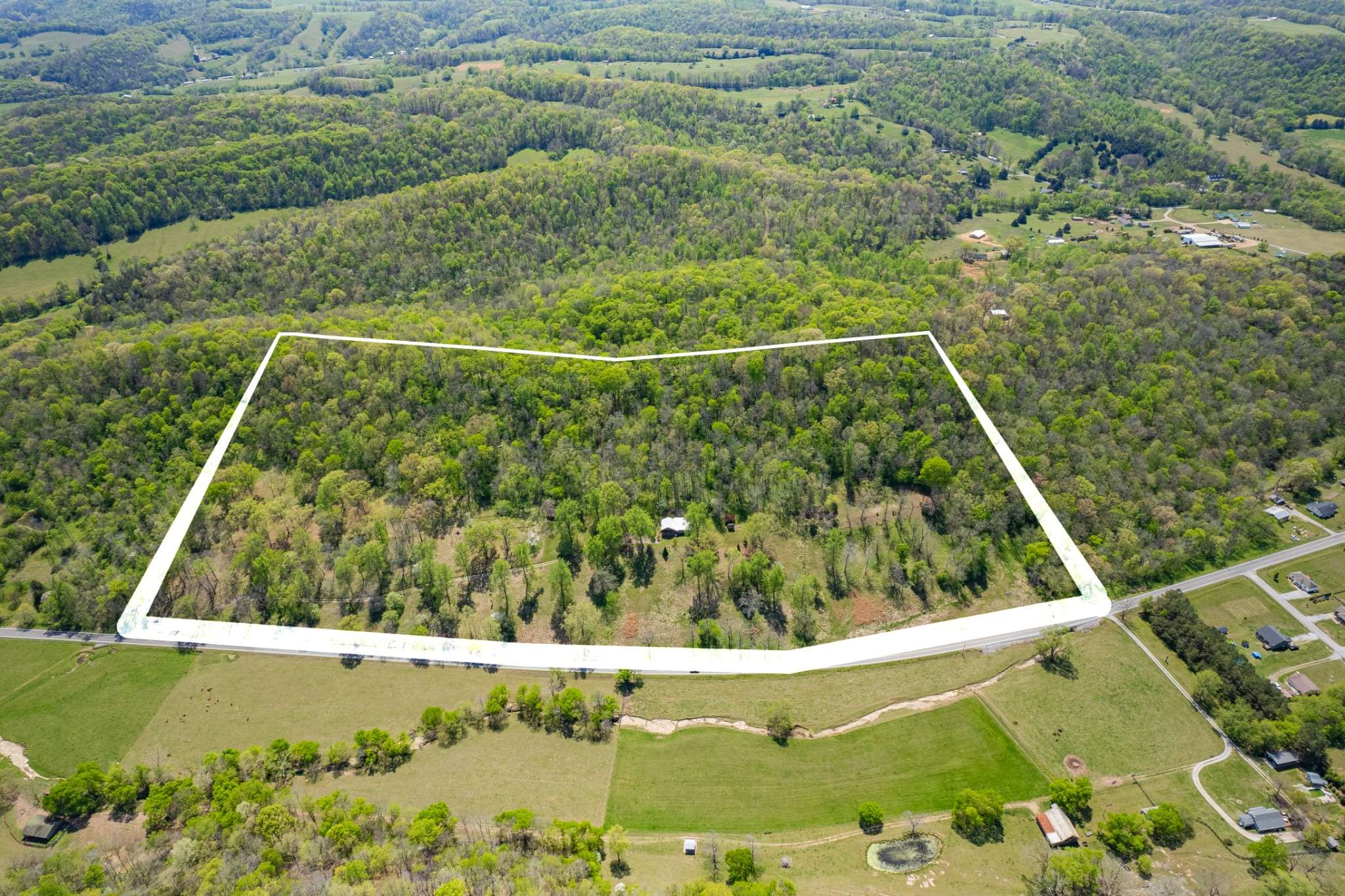 8039 Campbellsville Rd, Pulaski, TN 38478