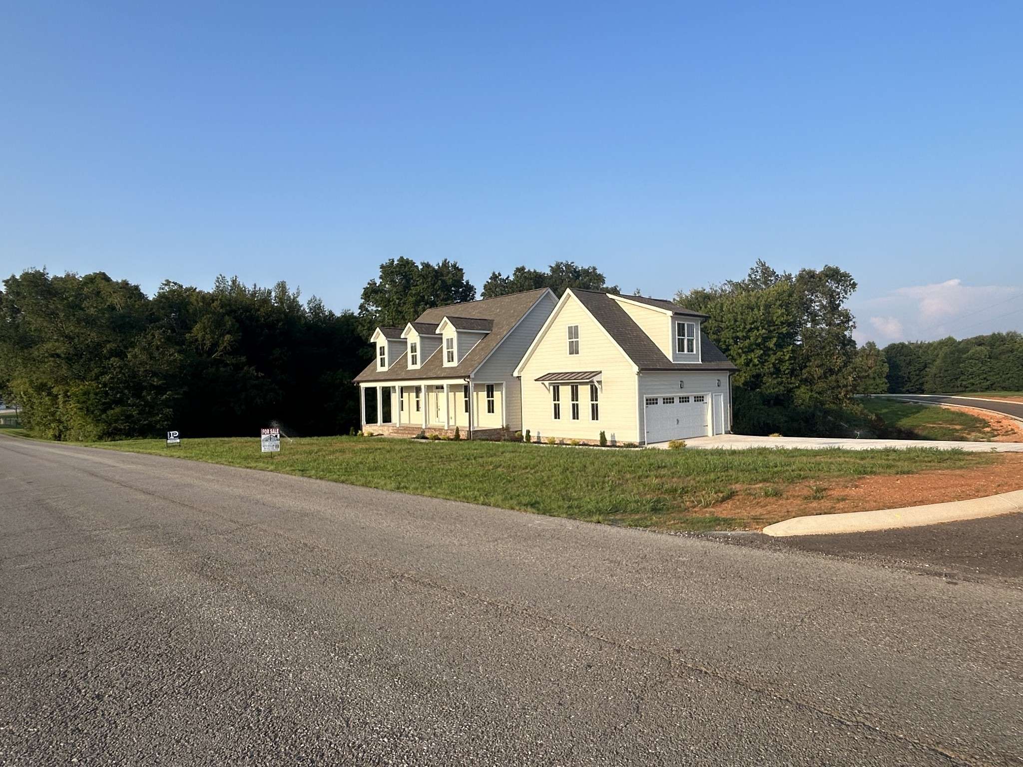 766 Awalt Dr, Winchester, TN 37398