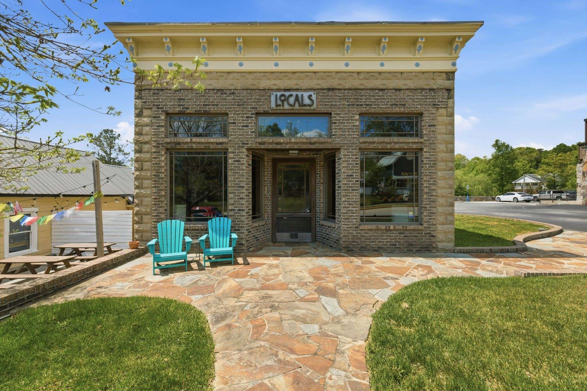 49 University Ave, Sewanee, TN 37375