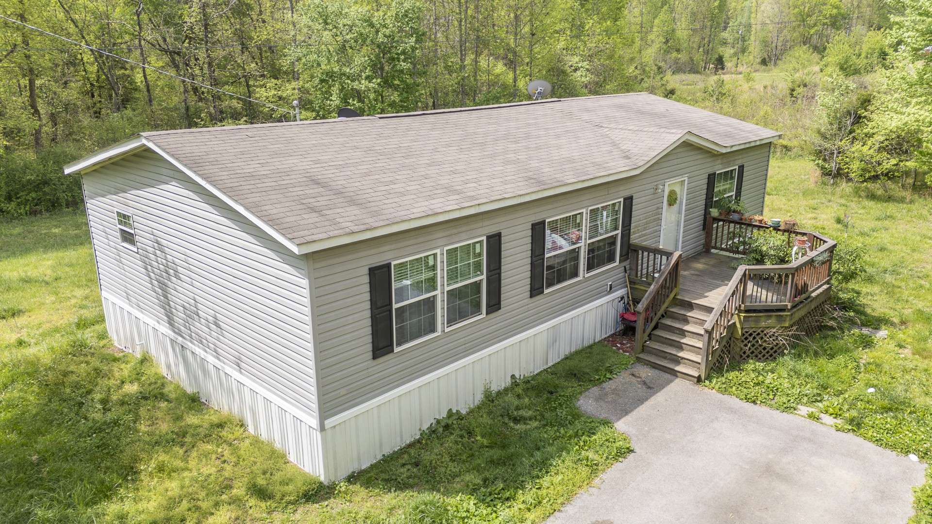 4242 Upper Factory Creek Rd, Waynesboro, TN 38485