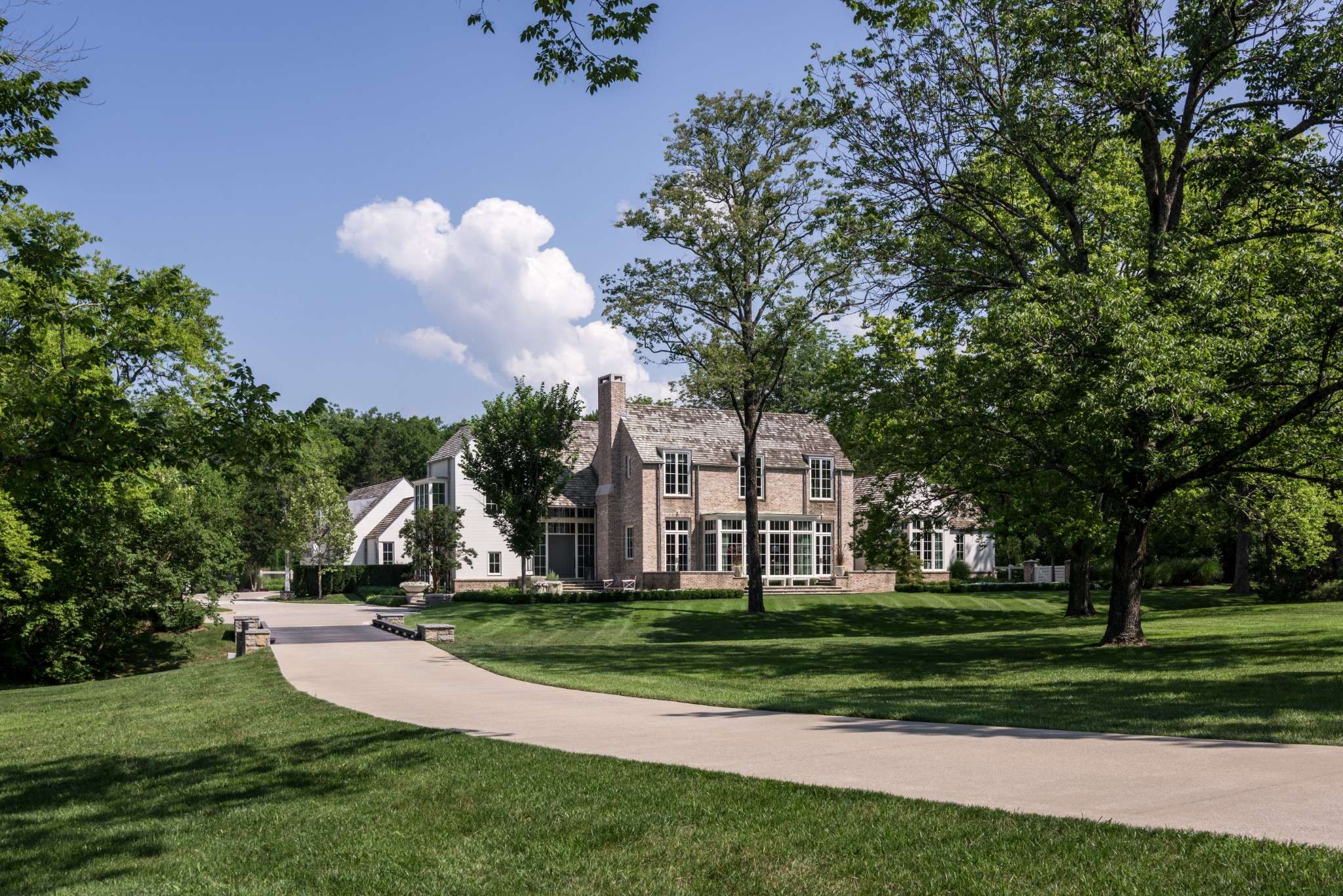 5623 Hillsboro Pike, Nashville, TN 37215