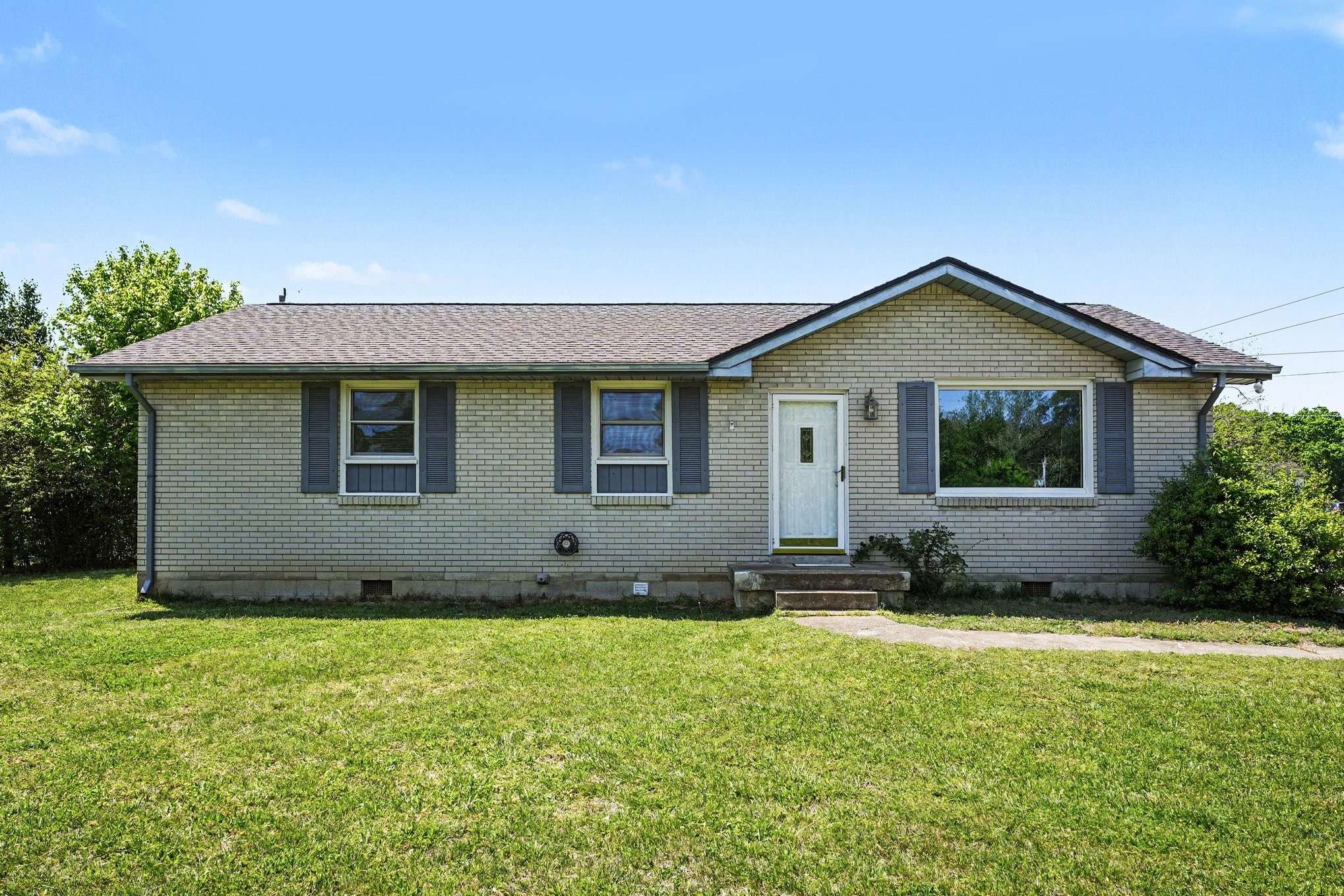 1404 Alton Dr, Pleasant View, TN 37146