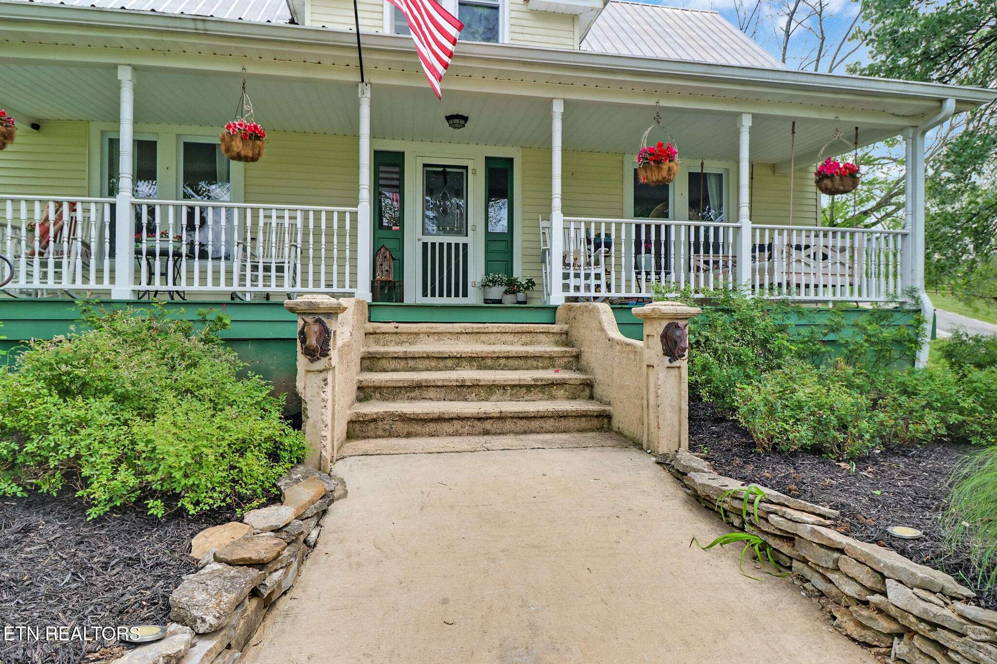 9988 Upper East Valley Rd, Pikeville, TN 37367
