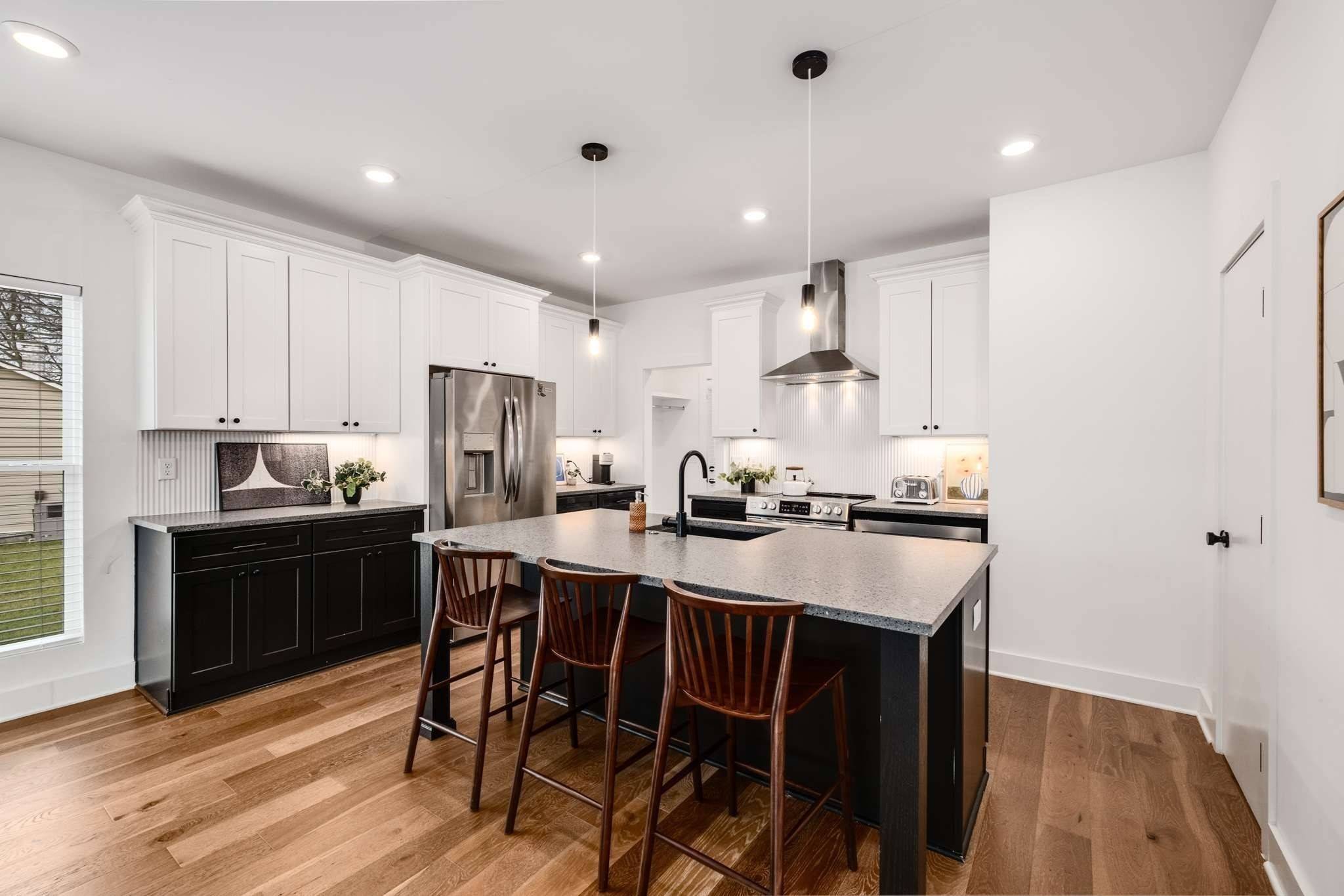 606B 41st Ave #N, Nashville, TN 37209